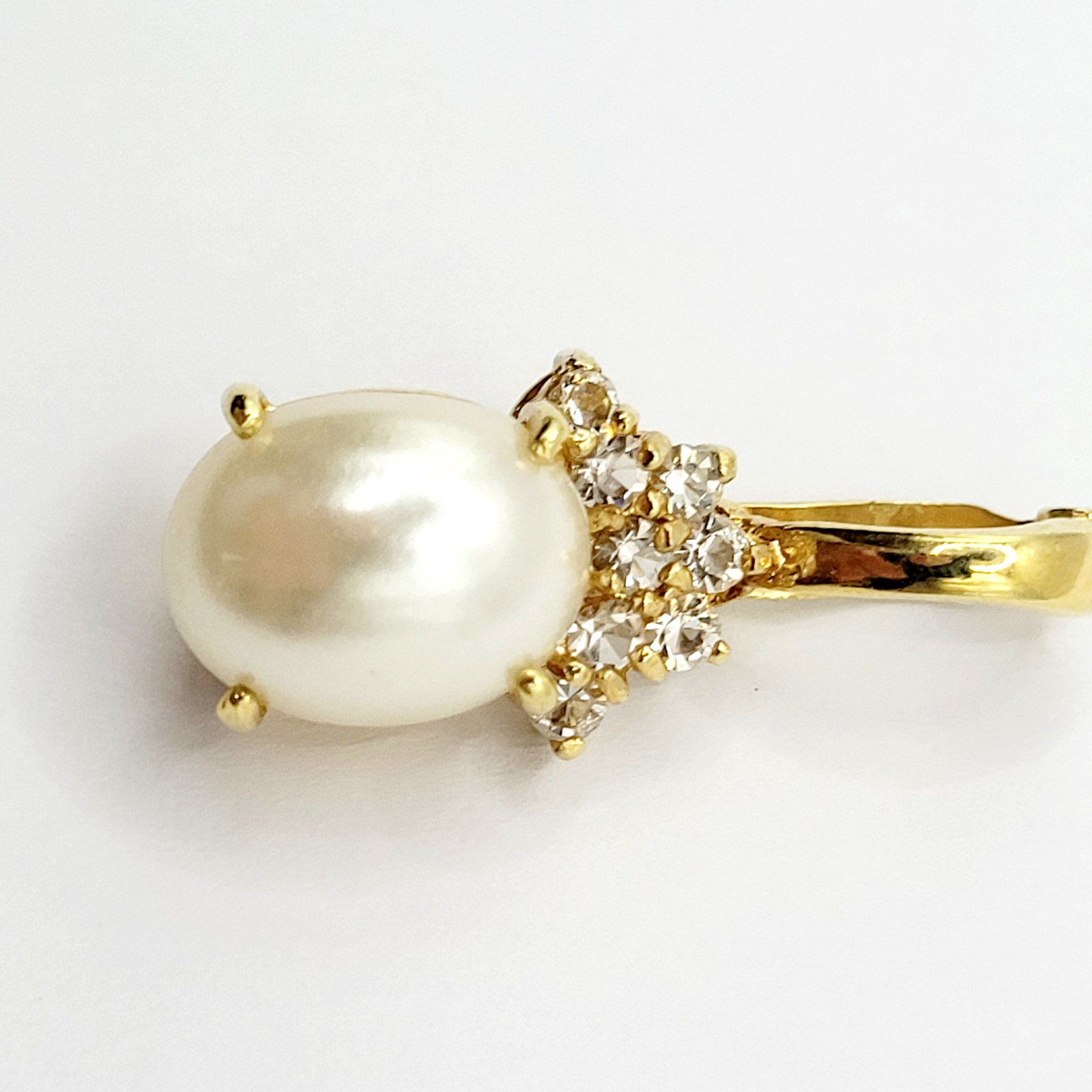 Faux Pearl Prong Set Crystal Rhinestone Crown Gold Tone Open Latch Bail Pendant