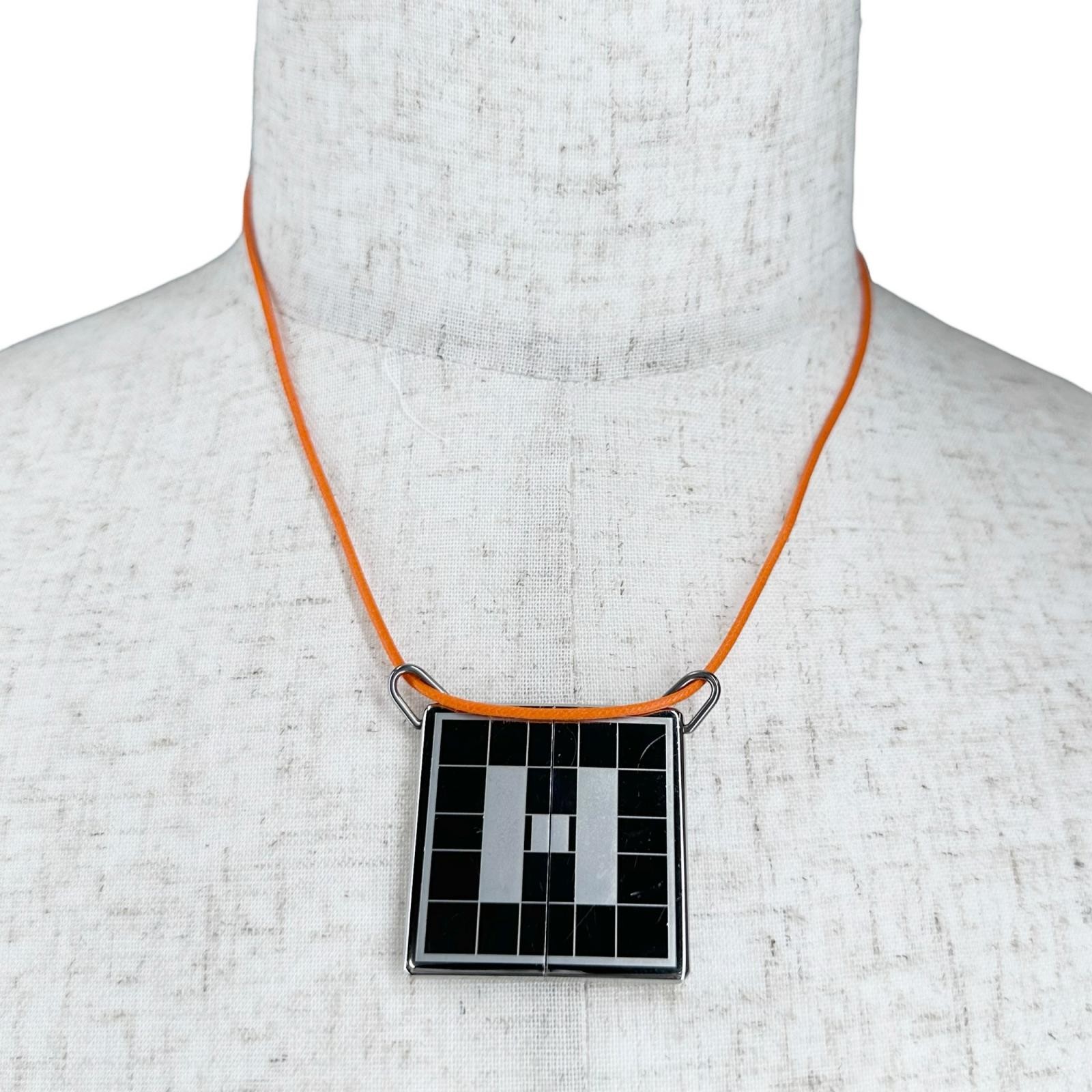 HERMES PendantNecklace symbol Necklace metal/leather unisex