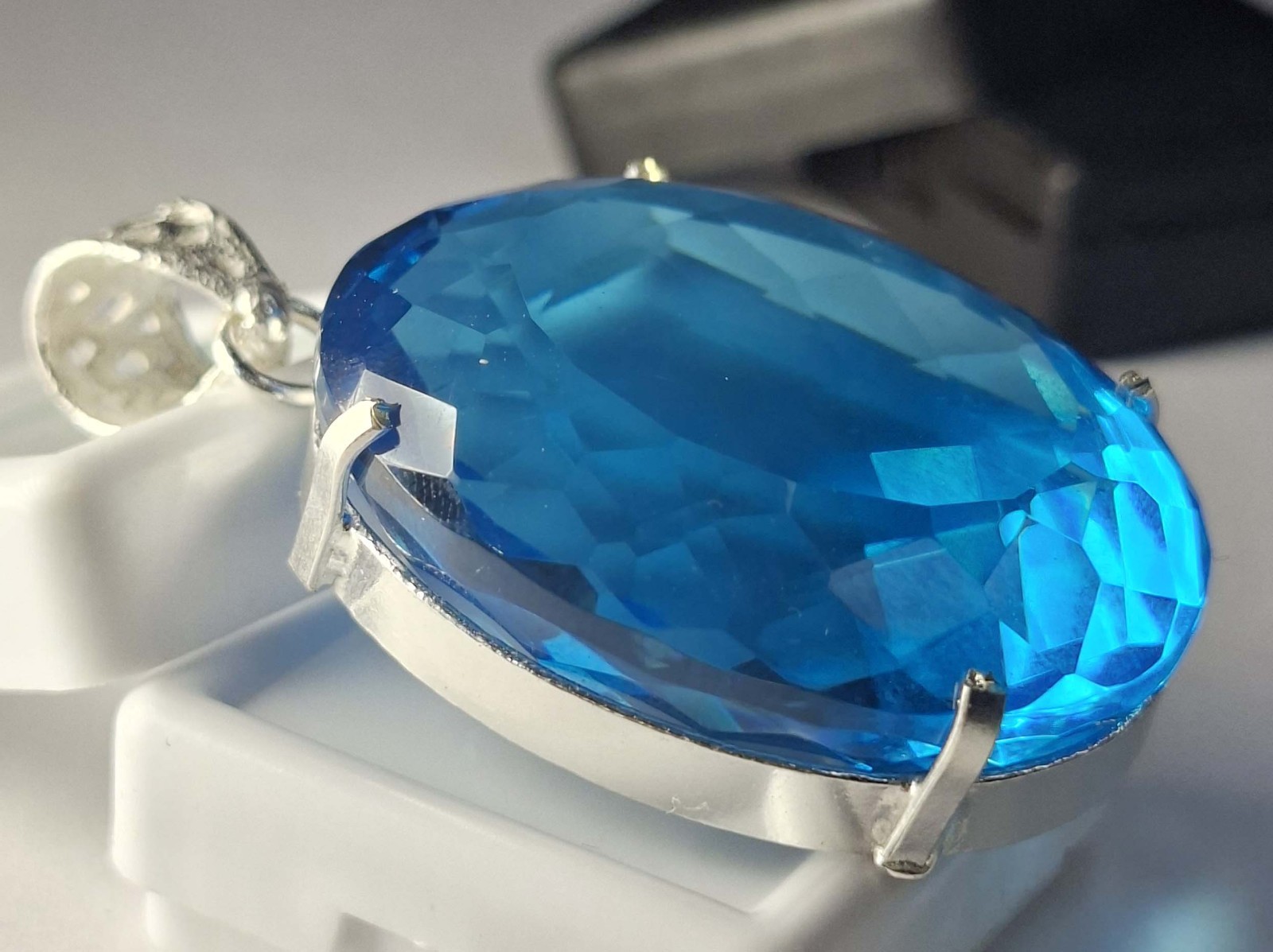 112.00 Ct Flawless Blue Topaz Oval Cut Lab Created Loose Gemstone SP1125