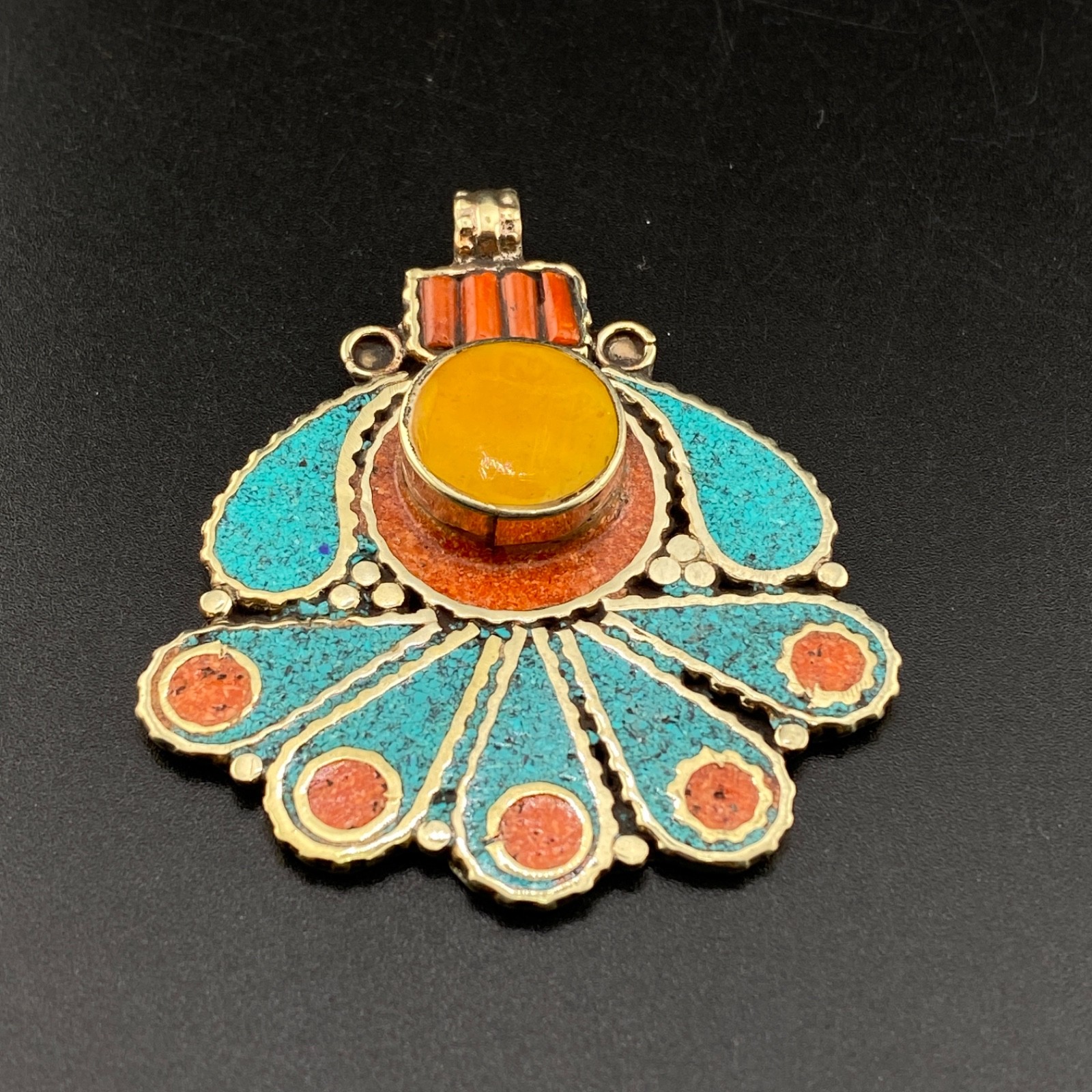 Beautiful flower design Tibetan handmade beautifully crafted pendant