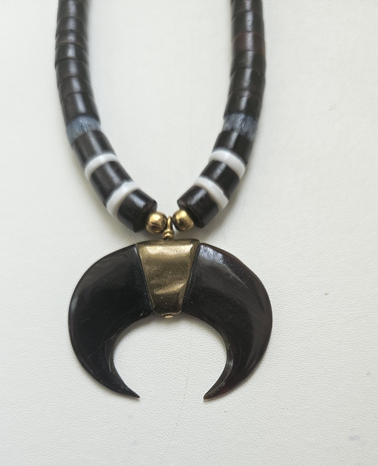 Vintage Heishi Bead Necklace Crescent Moon Pendant Tribal Boho Southwestern 18″