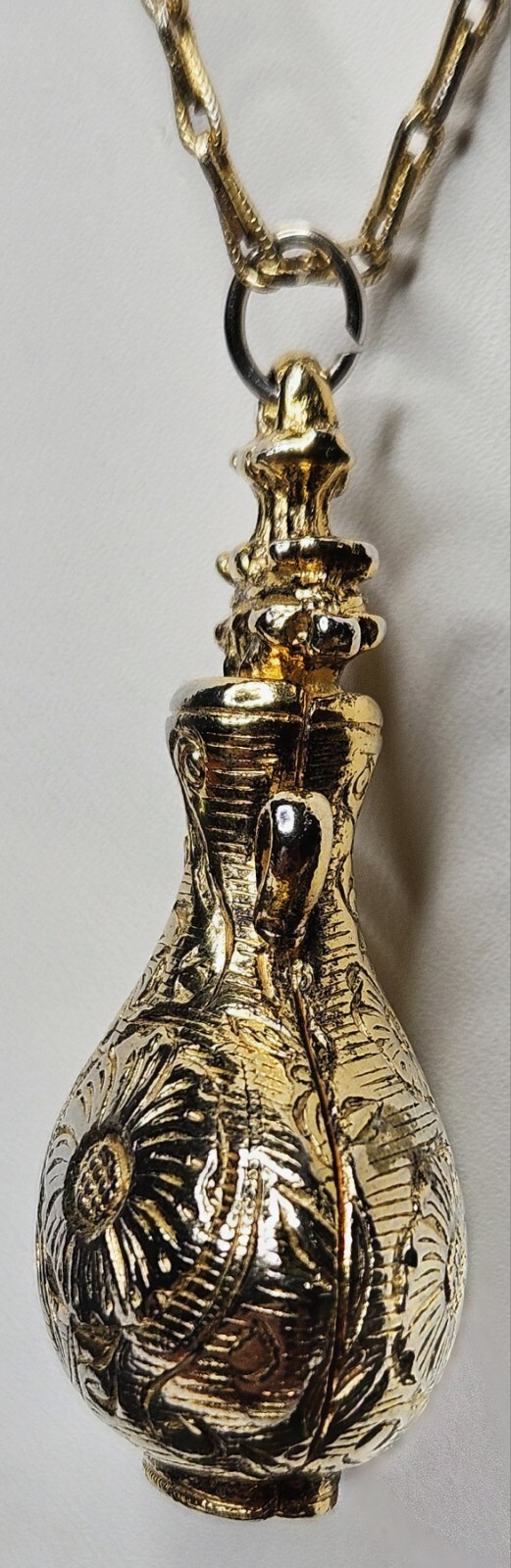 Vintage Brass Goldtone Ornate Flowers Vase Pendant Necklace with Chain 29″ GUC