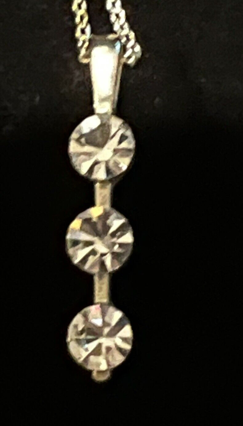 Elegant 3-Stone Diamond-Inspired Pendant Necklace – Gold-Tone 18 in Chain