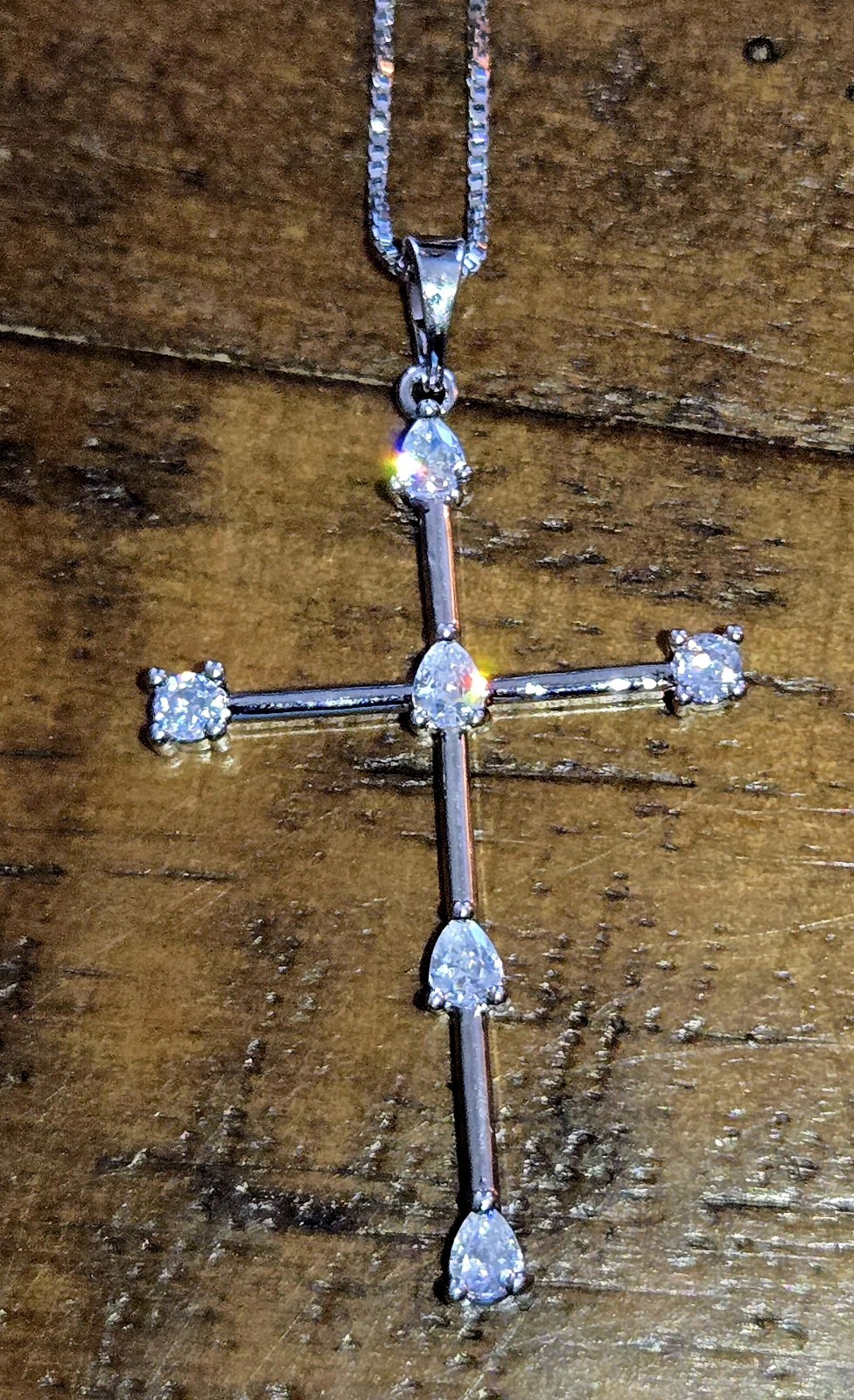 Sahira Jewelry Design Silver-Tone Necklace Cross Crystal Pendant New 18-20 In