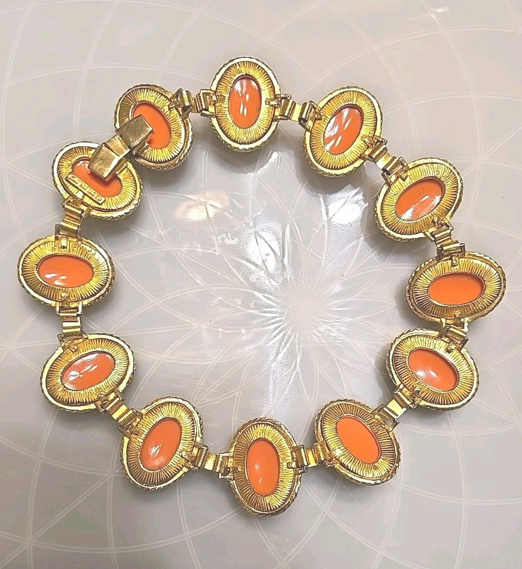 Castcliff Statement Chunky Coral Gold Tone Shell Link Neclace- Rare