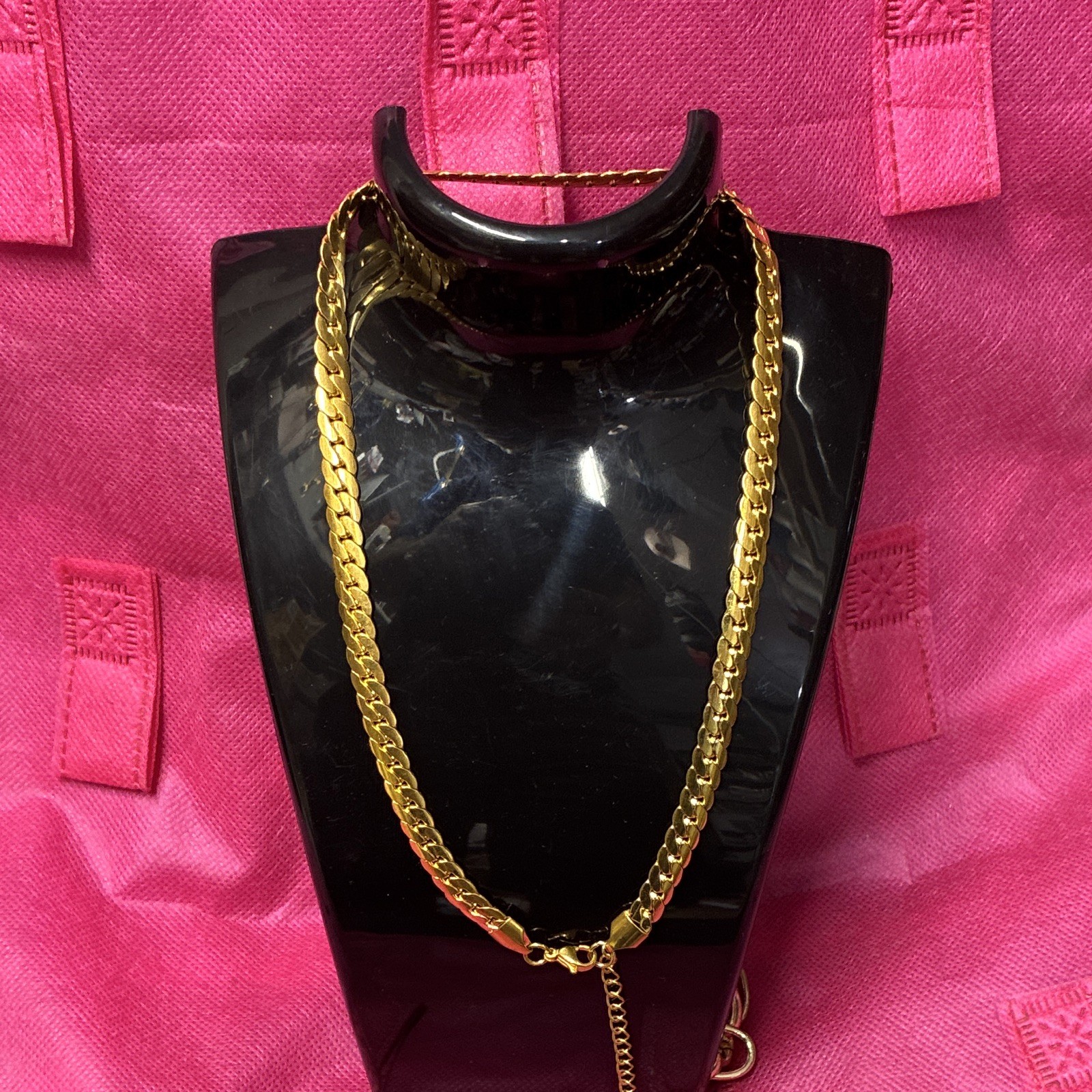 Gold Tone Metal Curb Link Chain Necklace Lobster Clasp Adjustable No Stone