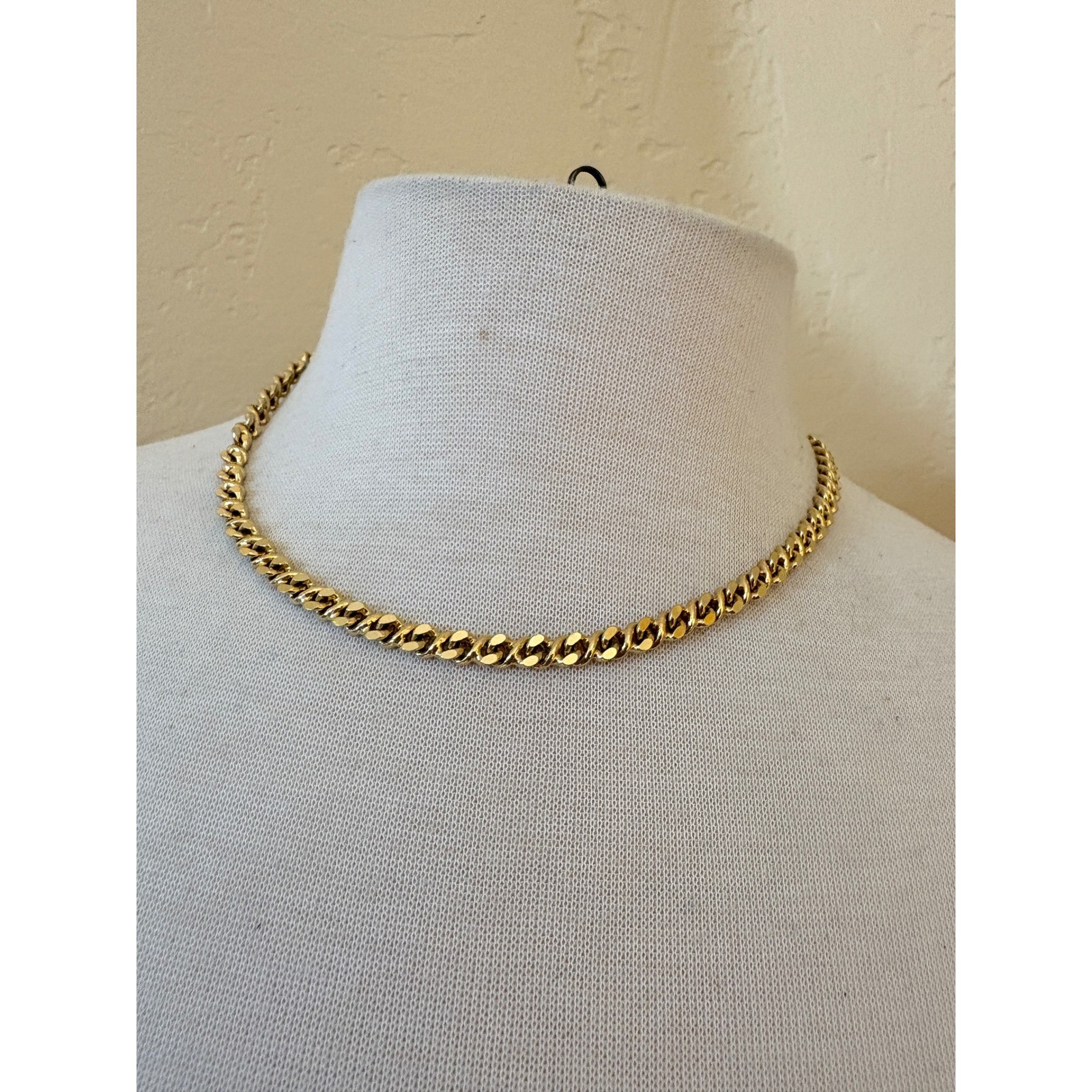 Vintage Gold Tone Cuban Curb Chain Necklace 18 Inch Flat Link Spring Ring Clasp