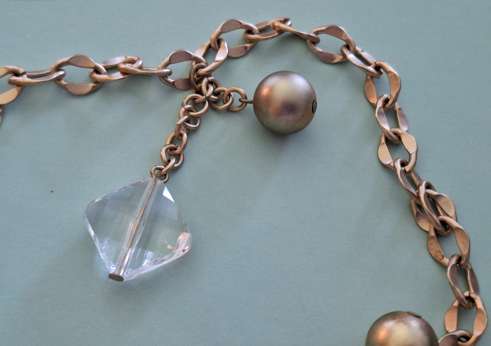 CHICO’S 18 INCH LONG GOLD COLORED BALLS AND COLORLESS STONE STATEMENT NECKLACE