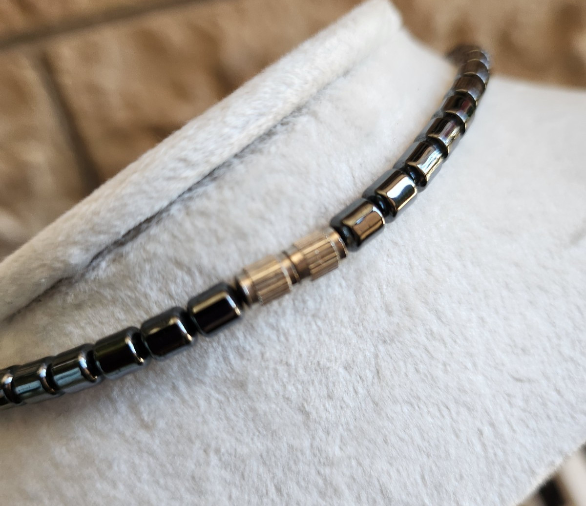 Natural Hematite Stone Double Heart Pendant Necklace Metallic Gray Beaded Chain