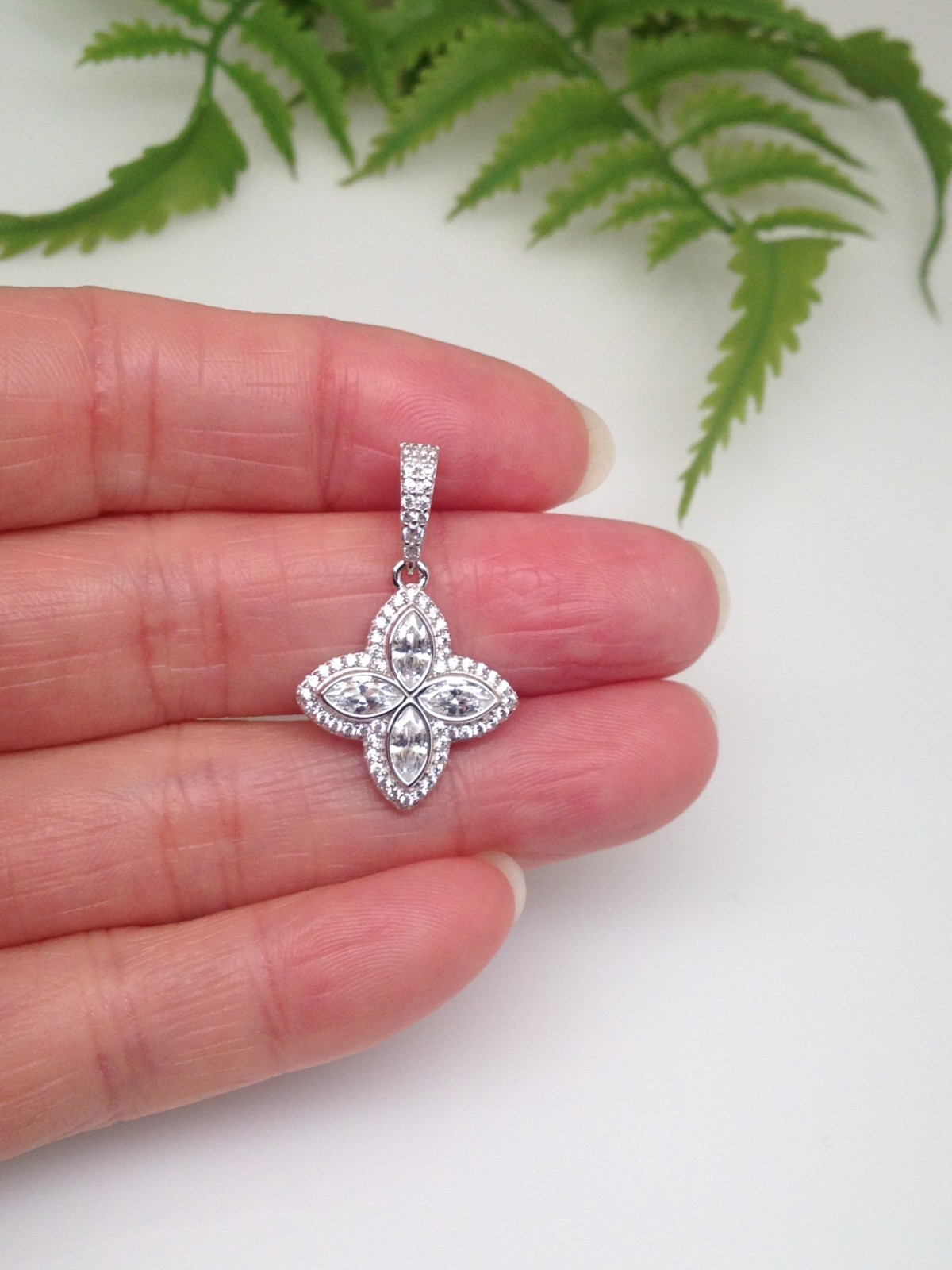 925 Sterling Silver CZ Four Leaf Clover Flower Pendant Women 17mm(0.67″)/28mm