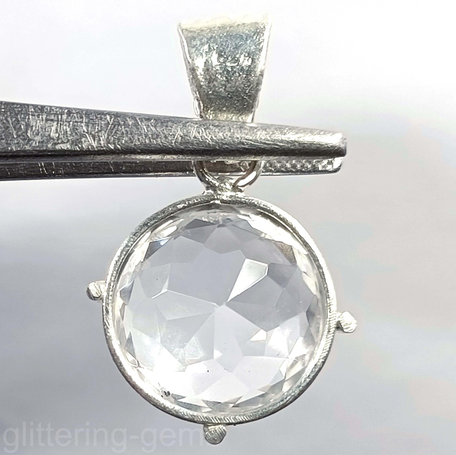 36.48 Carat IGL White Sapphire Round Cut Gemstone Set in 925 Silver Pendant 5DNN