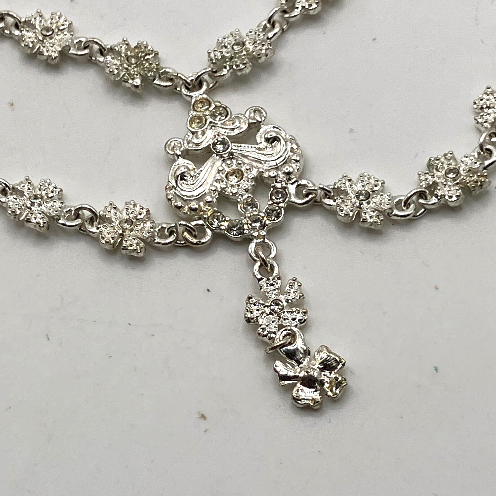 Bridal Victorian style necklace 46cm silver tone metal sparkly costume jewellery