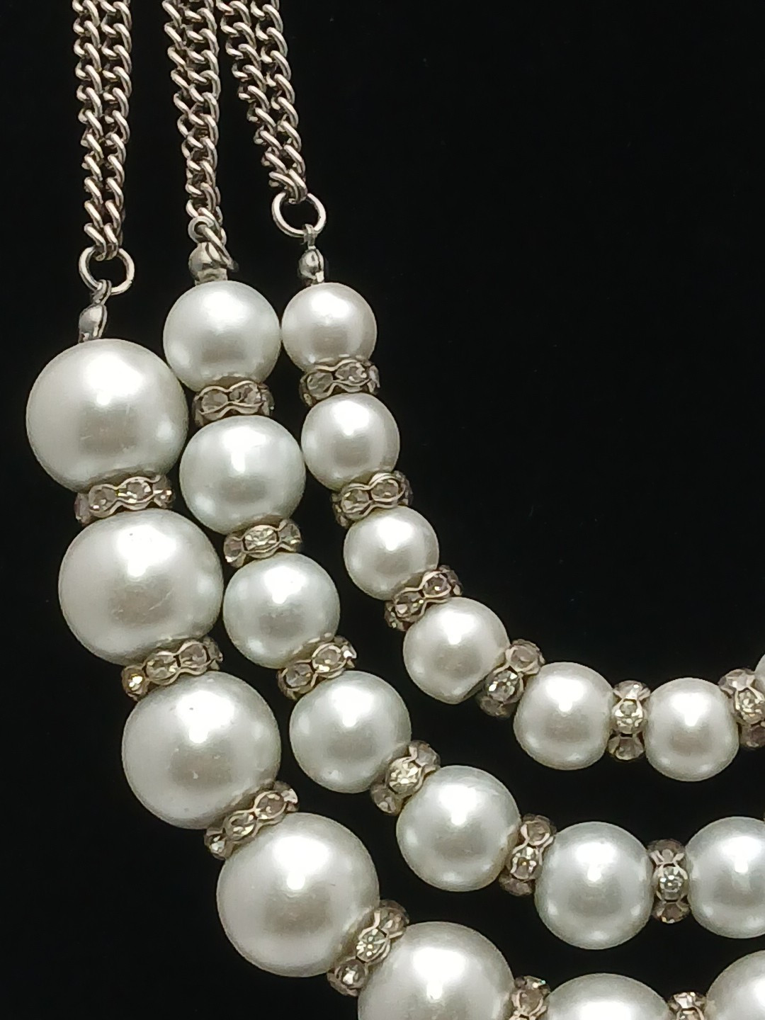 CATO 1946 BRAND silvertone layerd graduated faux pearls clear stones necklace