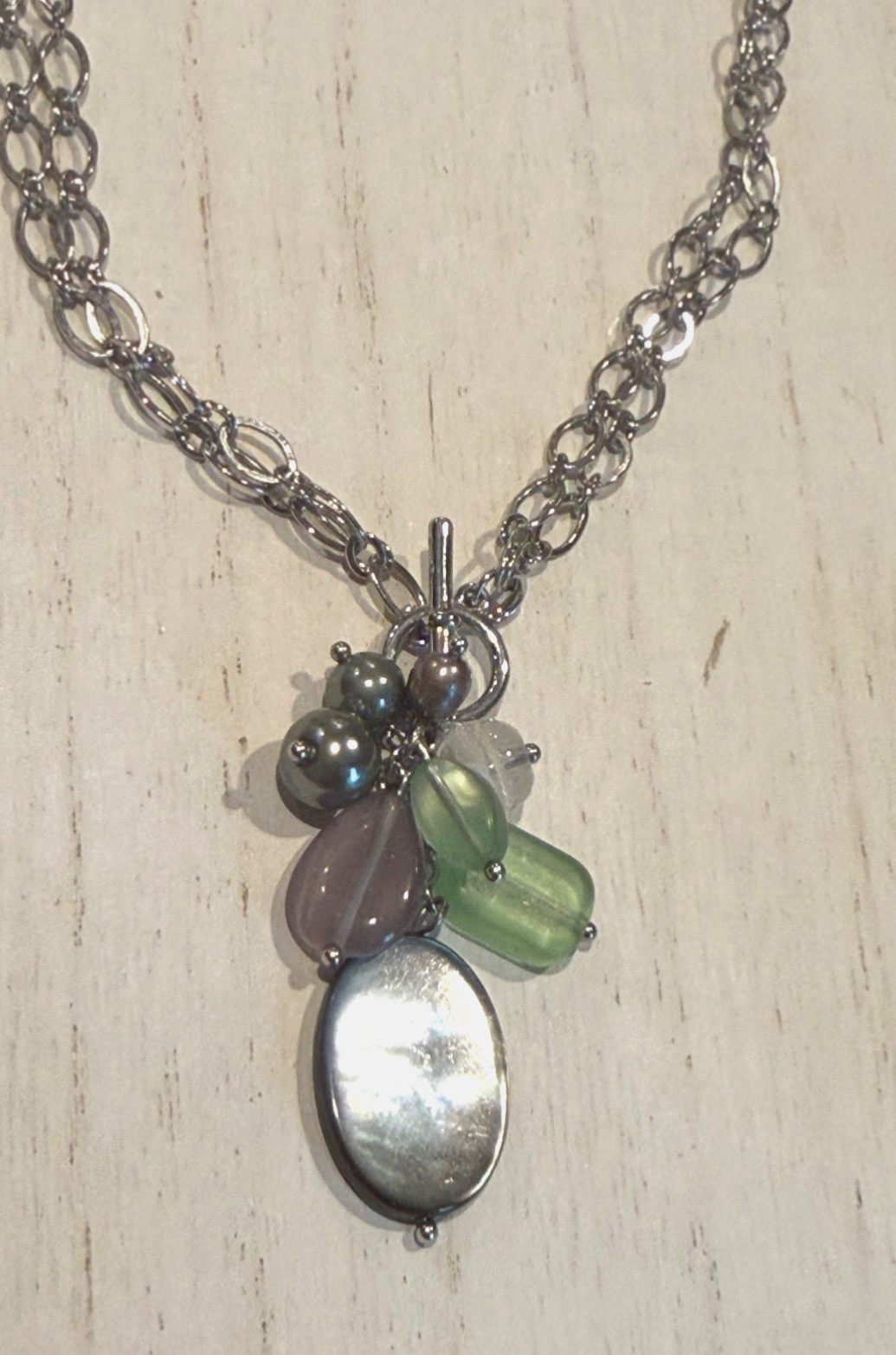 Lia Sophia Pistachio Cluster Necklace Mother of Pearl Glass Beads Excellent Cond