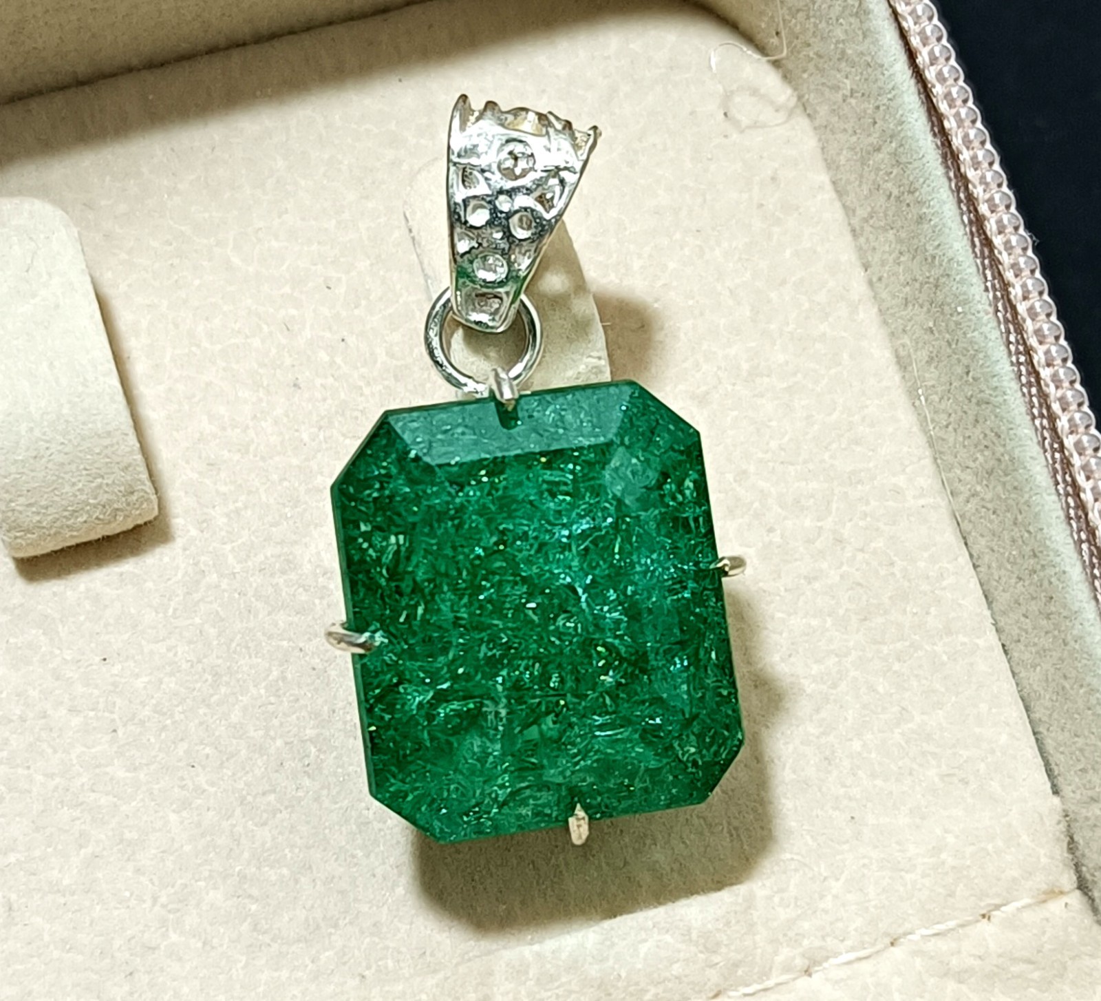 Certified 75.95ct Natural Emerald 925 Solid Silver Emerald Cut Pendant Gemstone