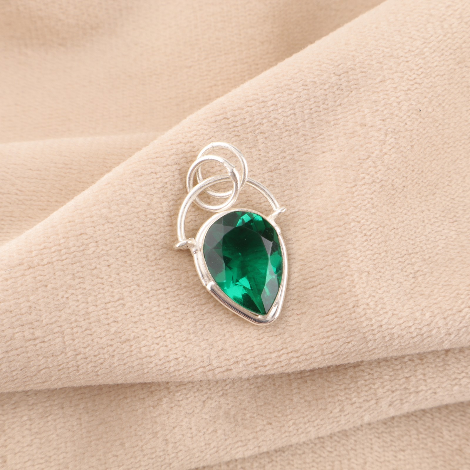 925 Silver Emerald Gemstone Jewelry Handmade Unique Pendant 1.01″ For Mother