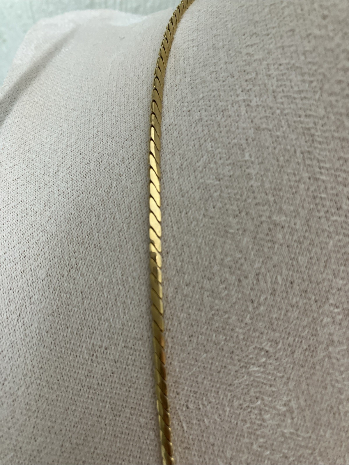 Unisex Gold Tone 24 Inch Chain Necklace With Spring Ring Clasp
