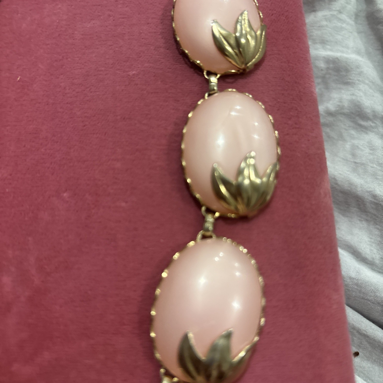 V Elegant Fashion Jewelry Necklace Light Pick 17 Inches Long