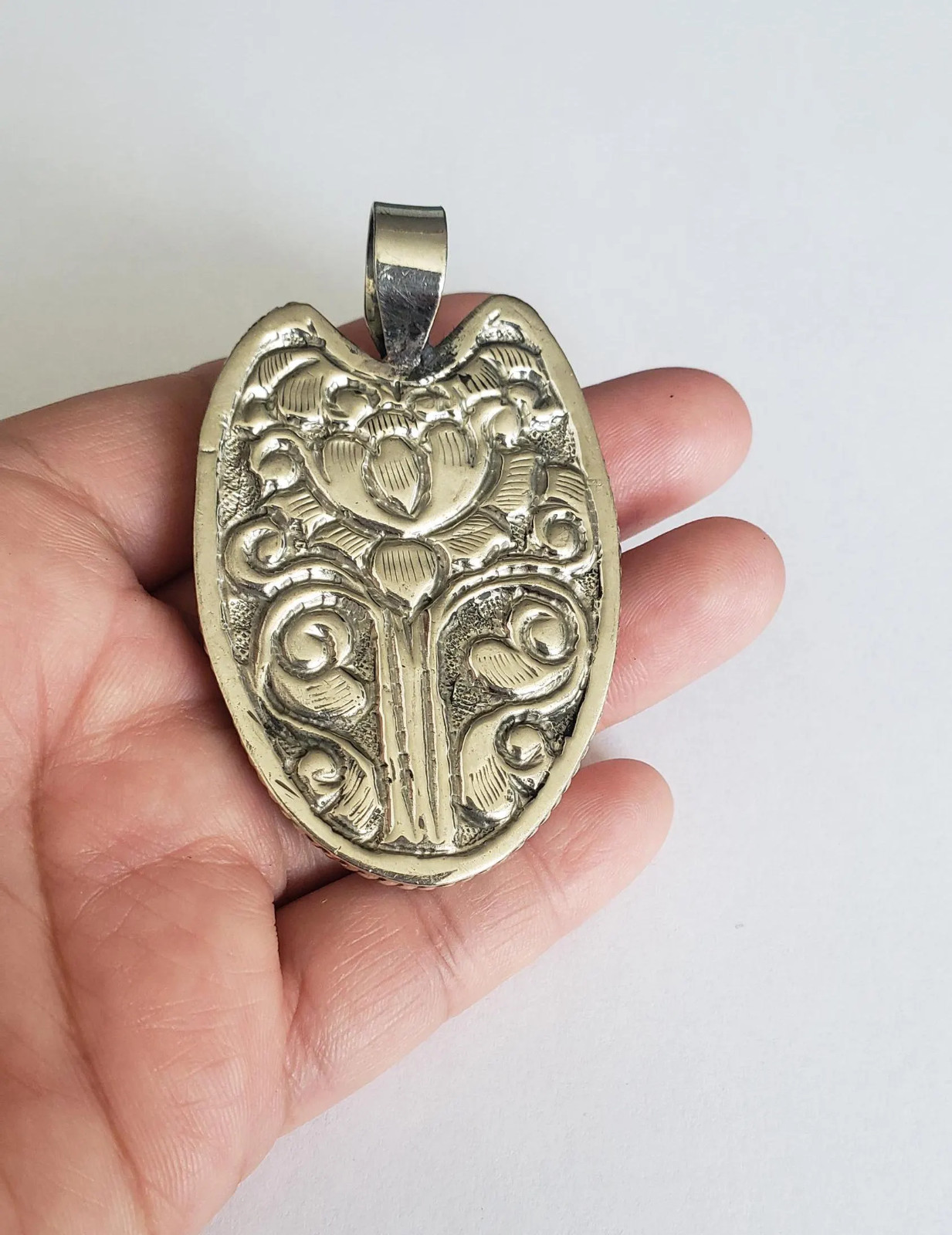 Hand carved pendant, Tibetan Silver, Nepalese (P-12)
