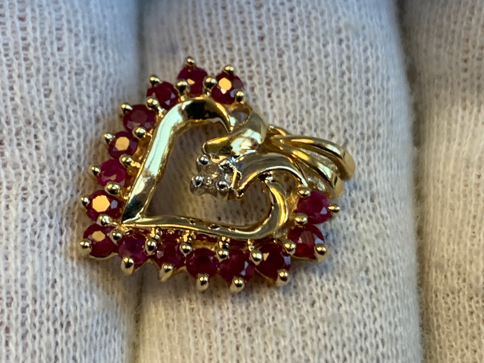 10K Yellow Gold Heart Pendant 1.63g Fine Jewelry Clear & Ruby Color Charm *READ*