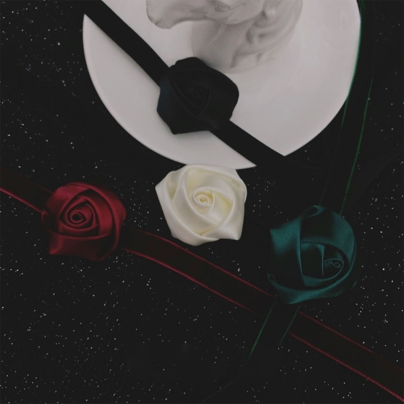 3D Rose Necklace Silk Satin Collar Necklace Exaggerated Big Flower Necklace