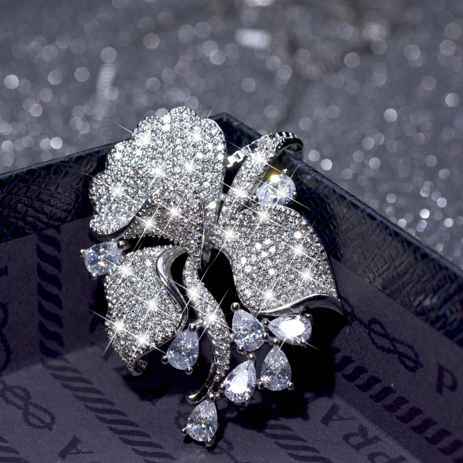 18K WHITE GOLD FILLED SIMULATED DIAMOND WEDDING PARTY FLOWER NECKLACE LUXURY GEM