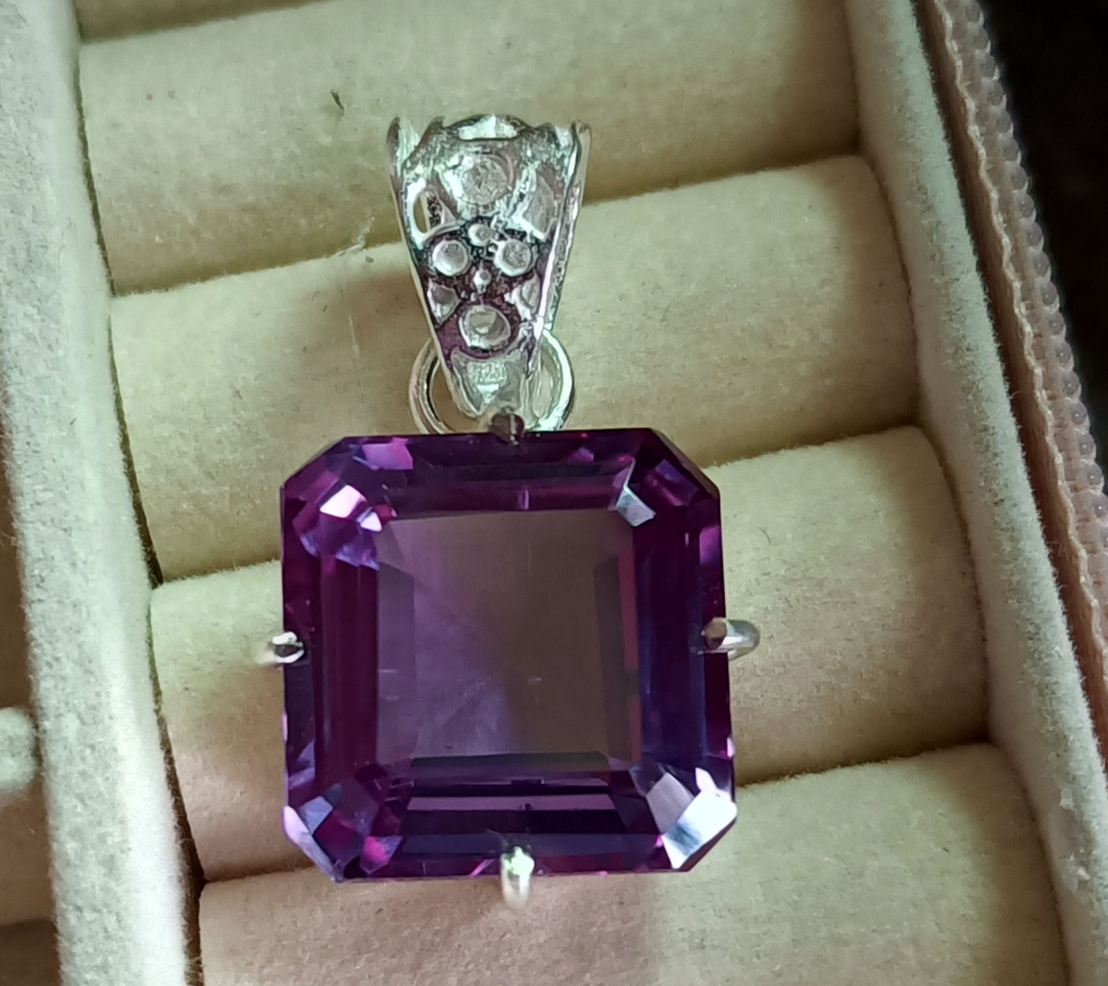 Natural 35.45 CT Color Change Alexandrite Certified Gemstone Pendant 925 Silver