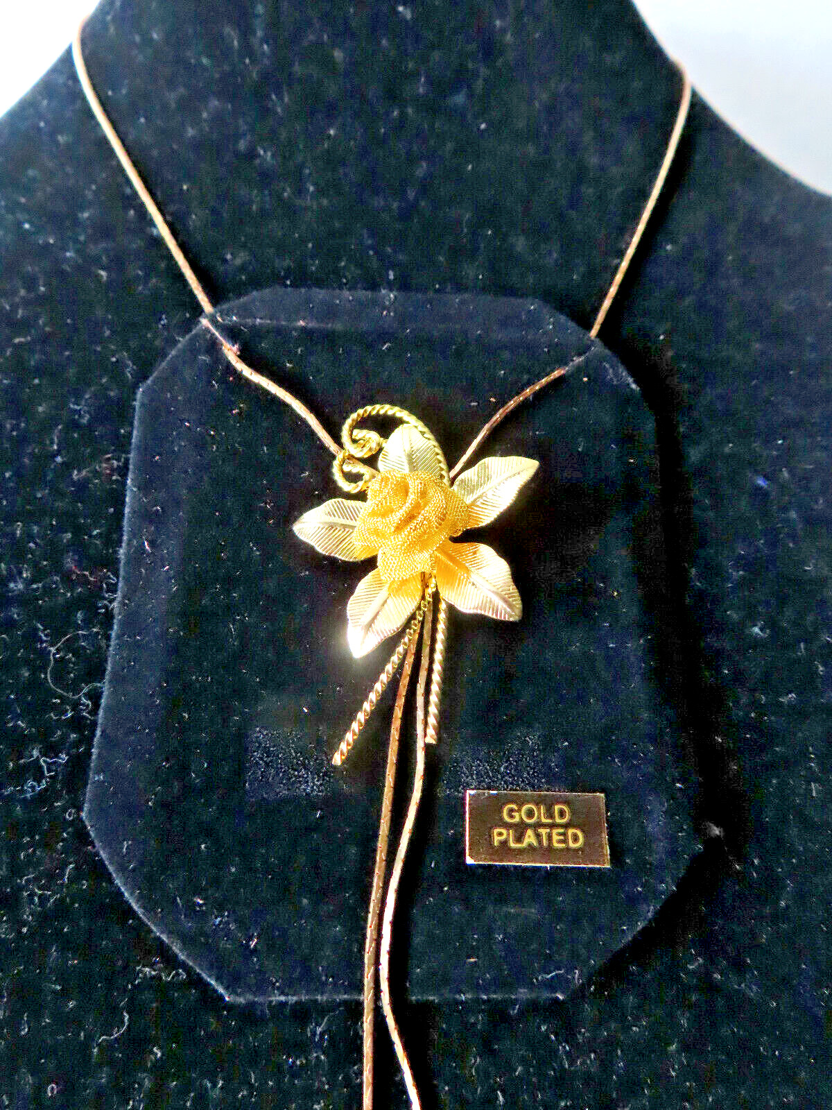 Gold Plated Adjustable Chain Necklace with Flower. FREE SHIPPING IN USA