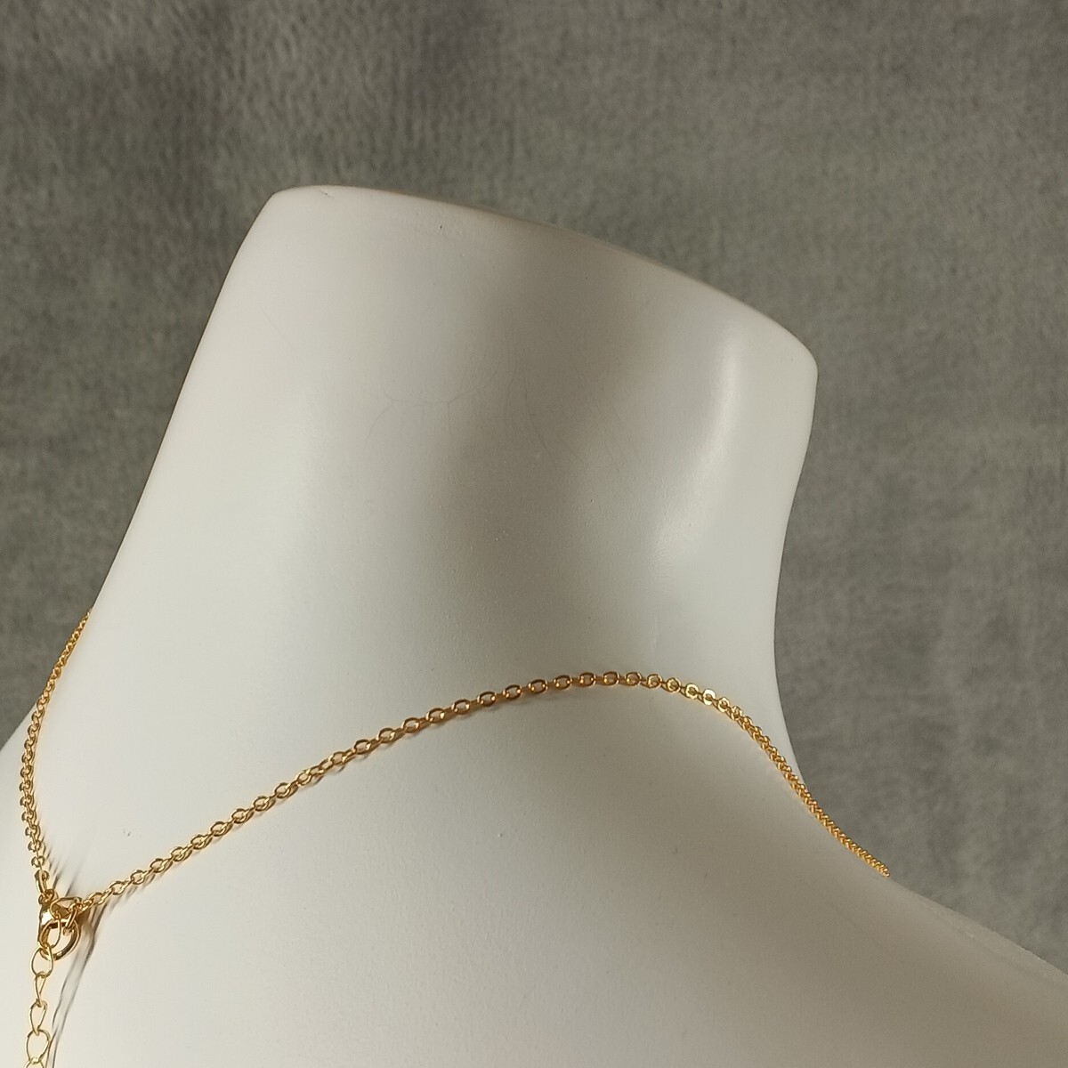 Women’s Minimalist Pendant Necklace One Size Brass Plated Gold