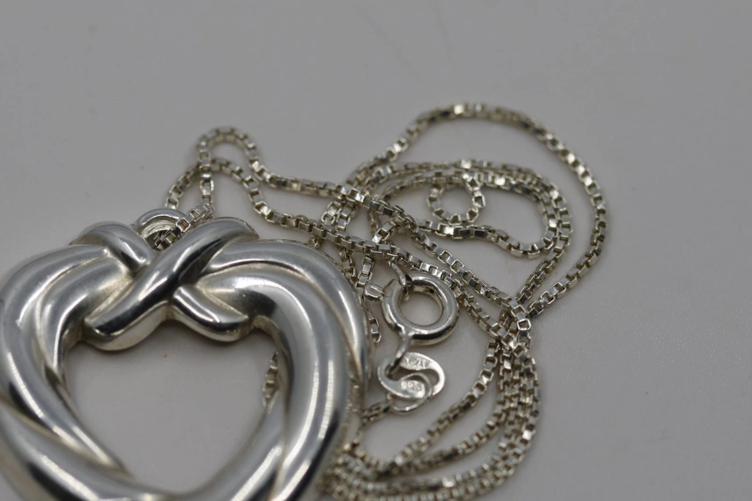 Sterling Silver Intertwined Ribbed Heart Pendant Necklace 925 Italy 18″ Box