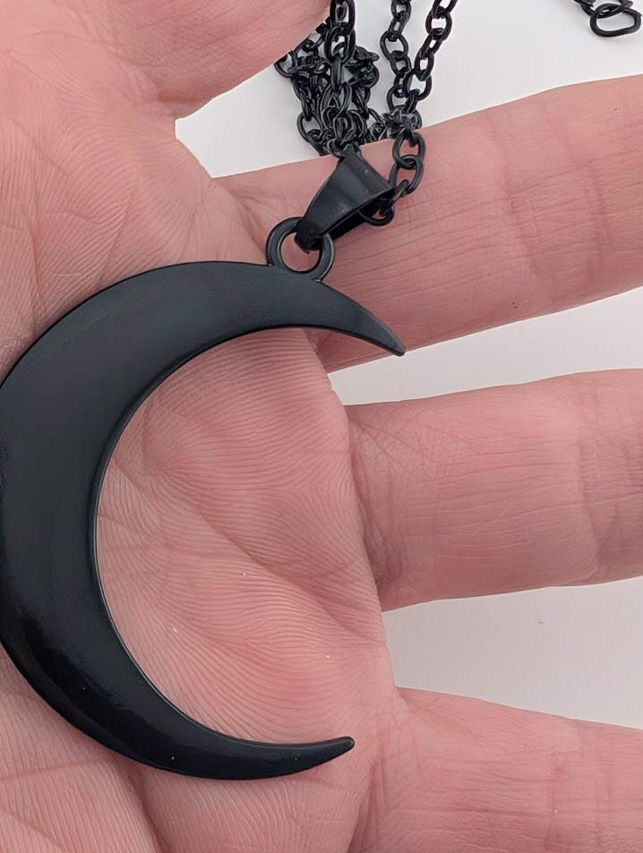 BLACK METAL CRESCENT MOON NECKLACE simple gothic pendant on chain pagan W6
