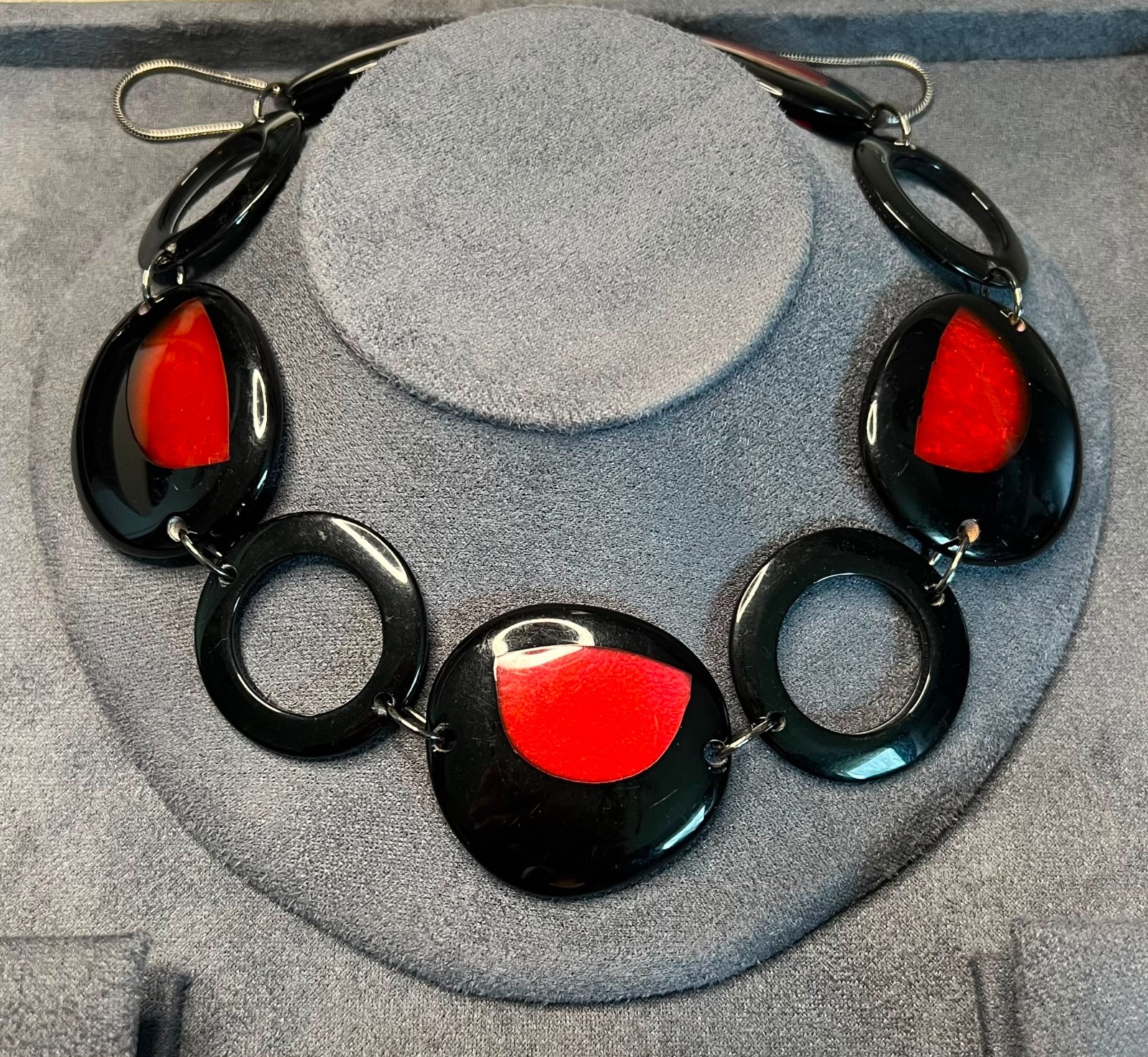 Ben de Lisi Black Red Resin Statement Necklace Geometric Adjustable Designer 68-