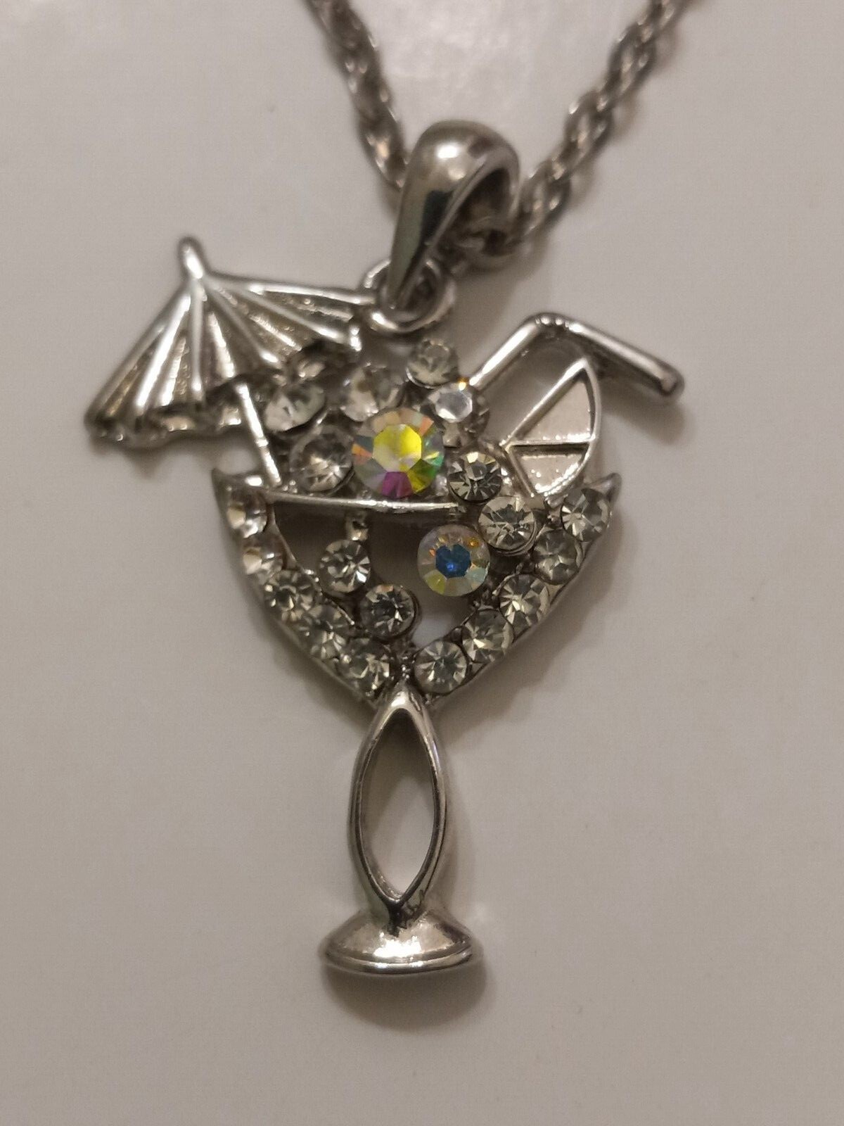 BEACH FASHION MARGARITA COCKTAIL DRINK WHITE CRYSTAL PENDANT NECKLACE SILVERTONE
