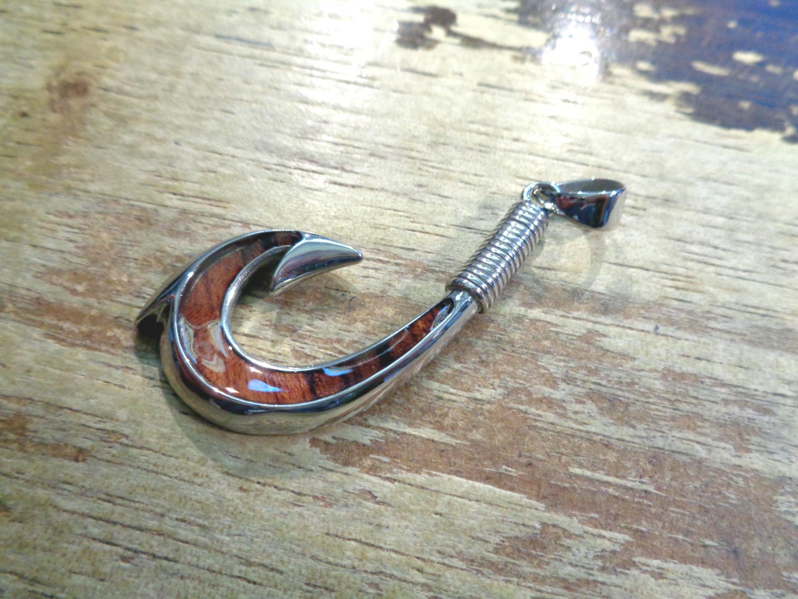 27MM SOLID TUNGSTEN GENUINE INLAID KOA WOOD HAWAIIAN MAKAU FISH HOOK PENDANT RF