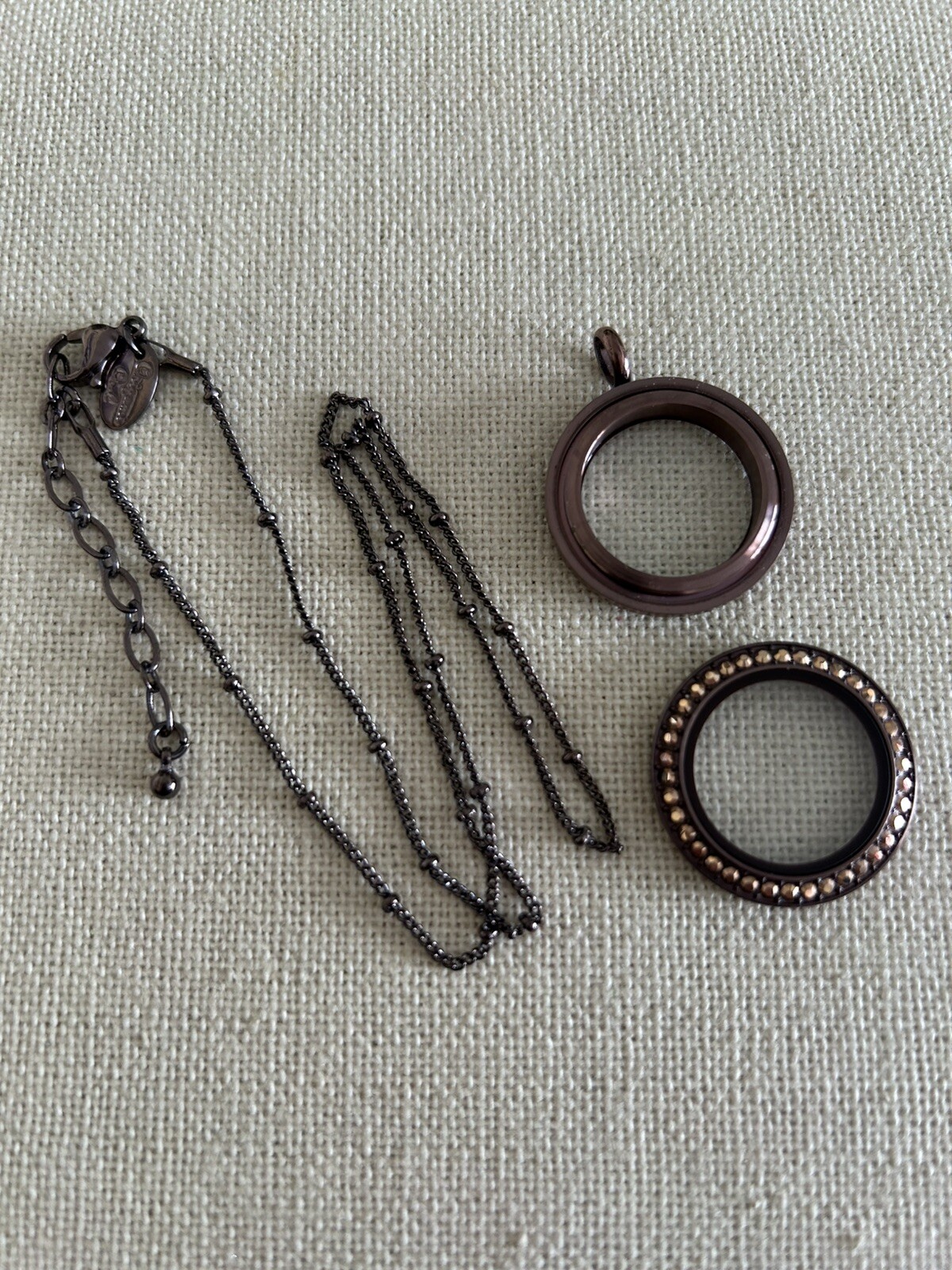 Origami Owl Medium Chocolate w/Metallic Crystals Twist Locket & Chain Set “New”