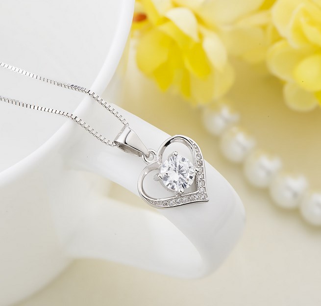 Women Girl Sterling Silver Plated Heart CZ LOVE Pendant Necklace 18″ Chain Gift