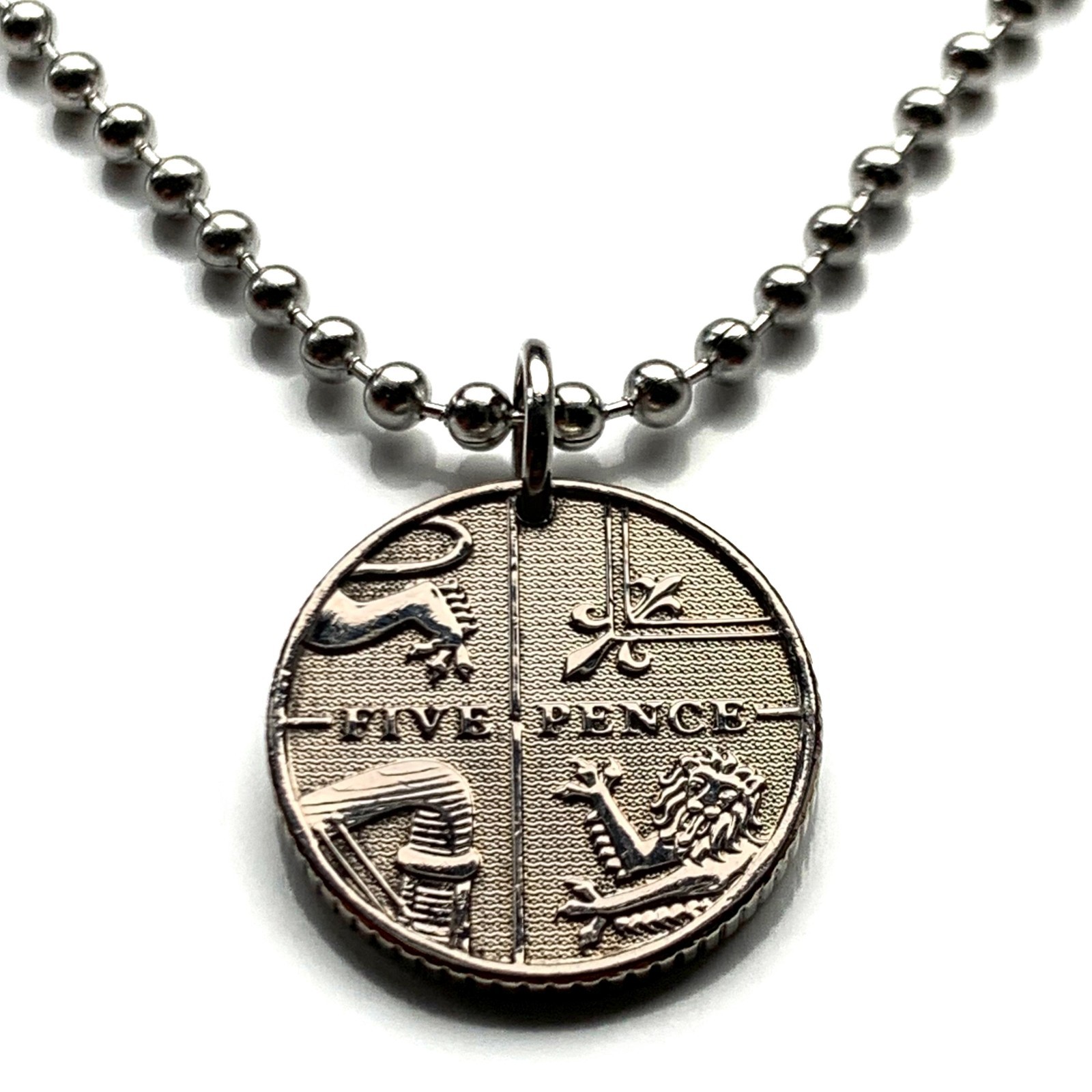 2014 British 5 Pence coin pendant English lion Irish harp London Belfast n002224