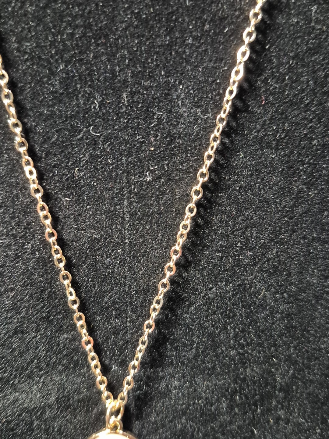 Gold Tone Rose Pendant Adjustable Fashion Necklace 15″-17″