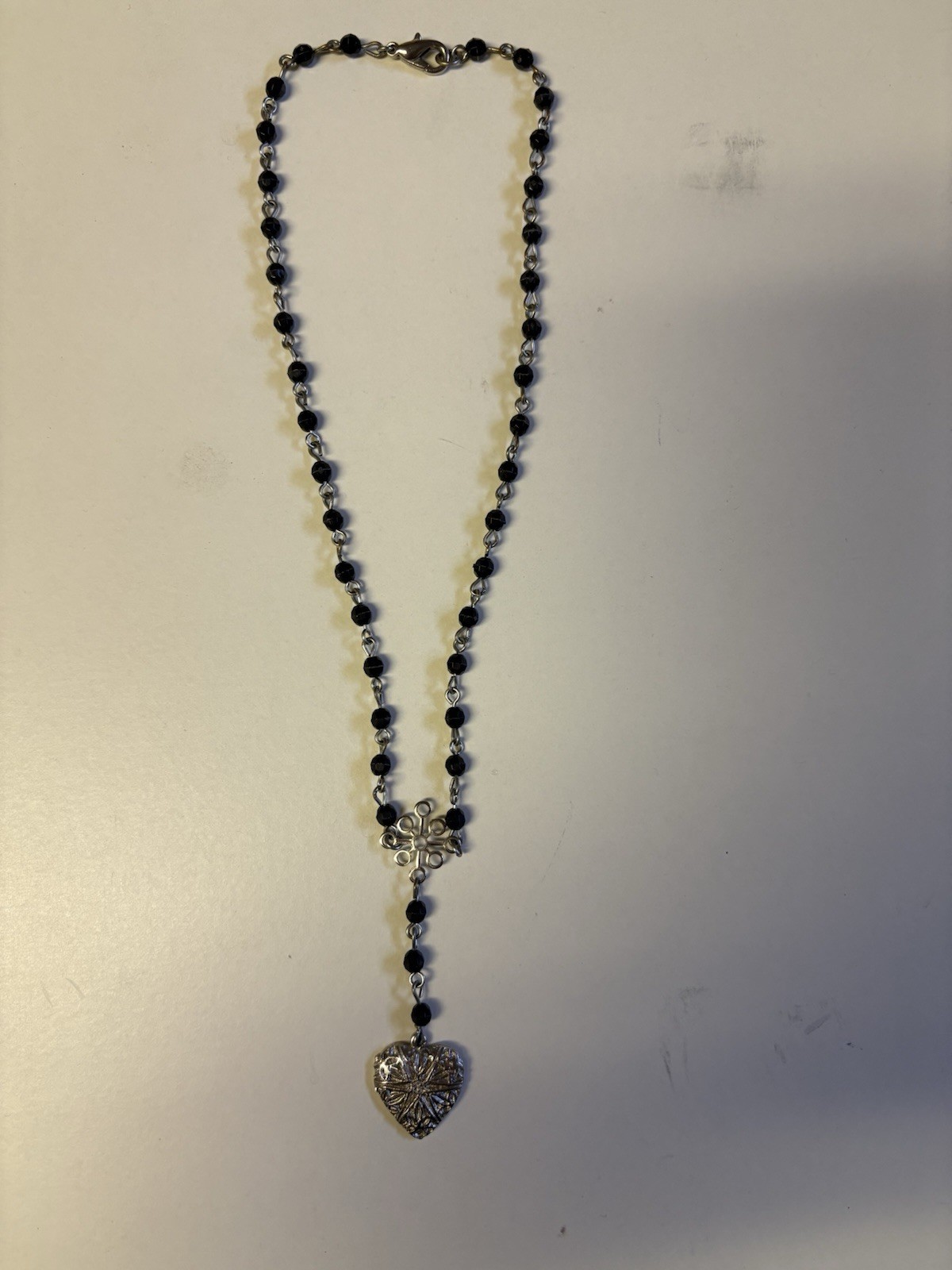 Lot Of 8 Necklaces Shorter Lengths Various Materials Good Condition