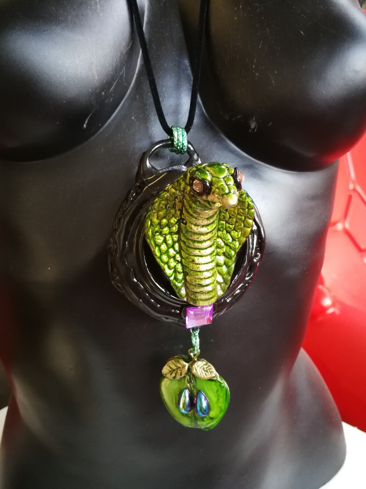Magic Talisman Jewelry Necklace Amulet Pendant Snake Apple Paradise Luxury Jewel