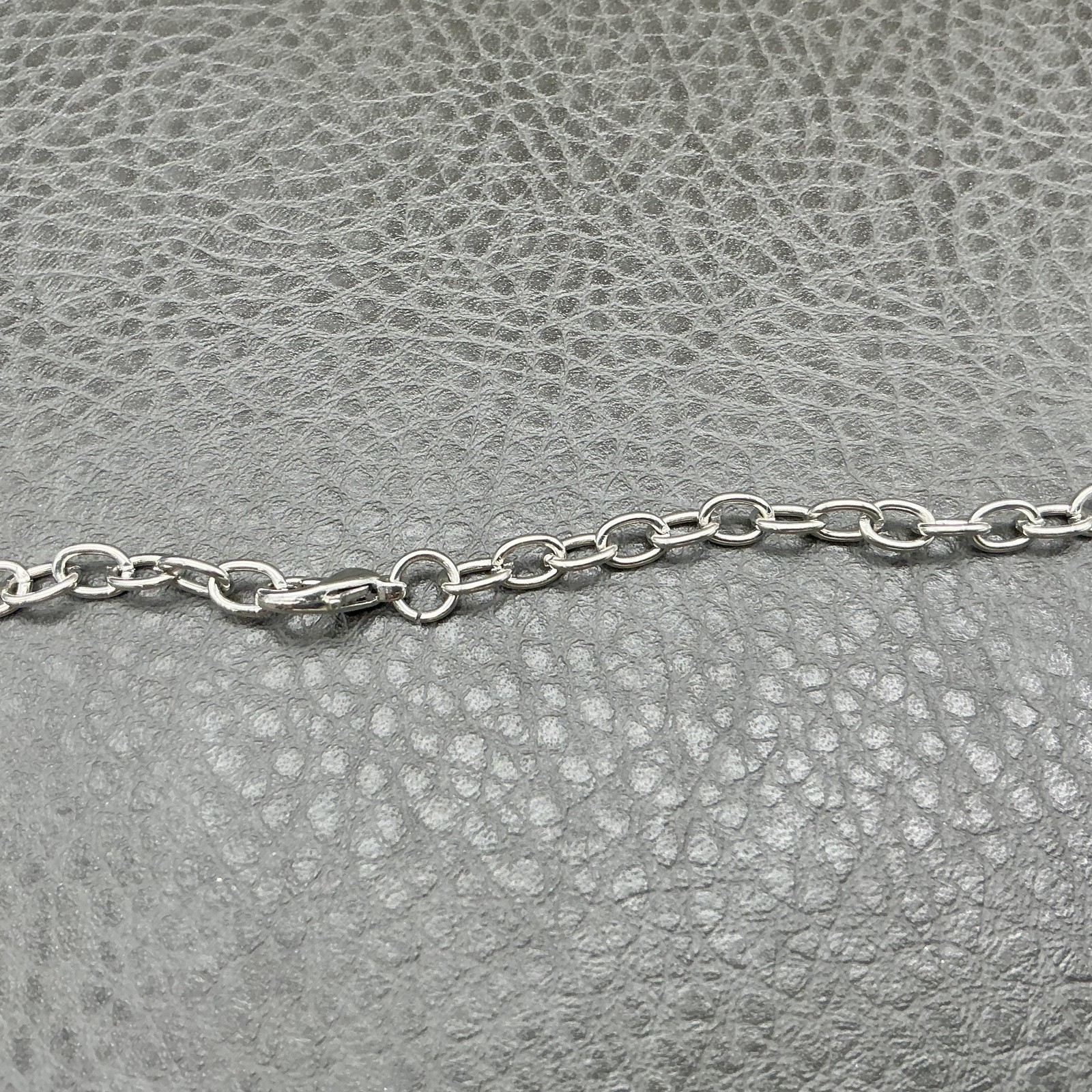 Silver Gold Tone Cross Pendant Necklace 22 In Lobster Clasp Womens Religious