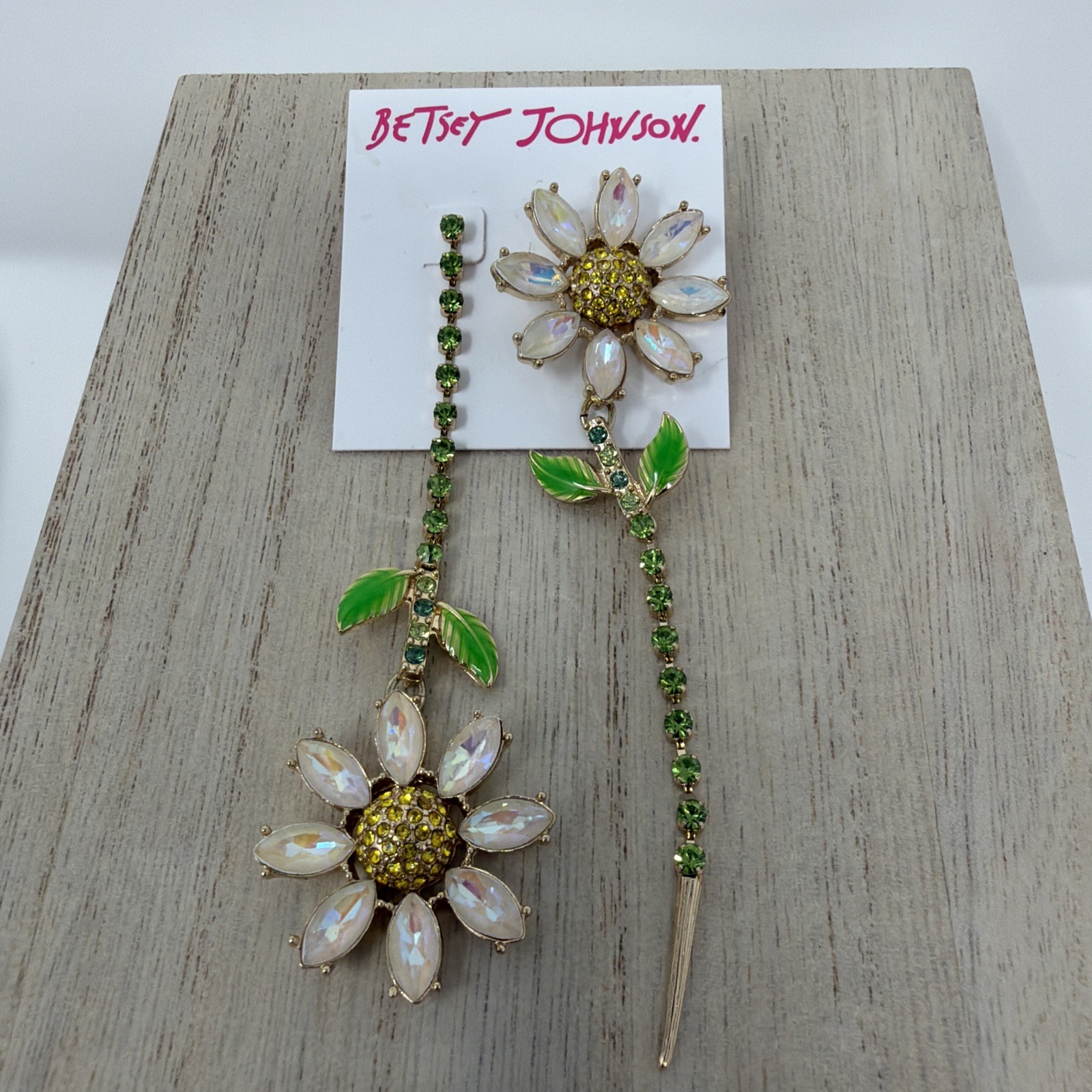Betsey Johnson Daisy Mismatch Earrings Iridescent Rhinestone Gold Tone Flower