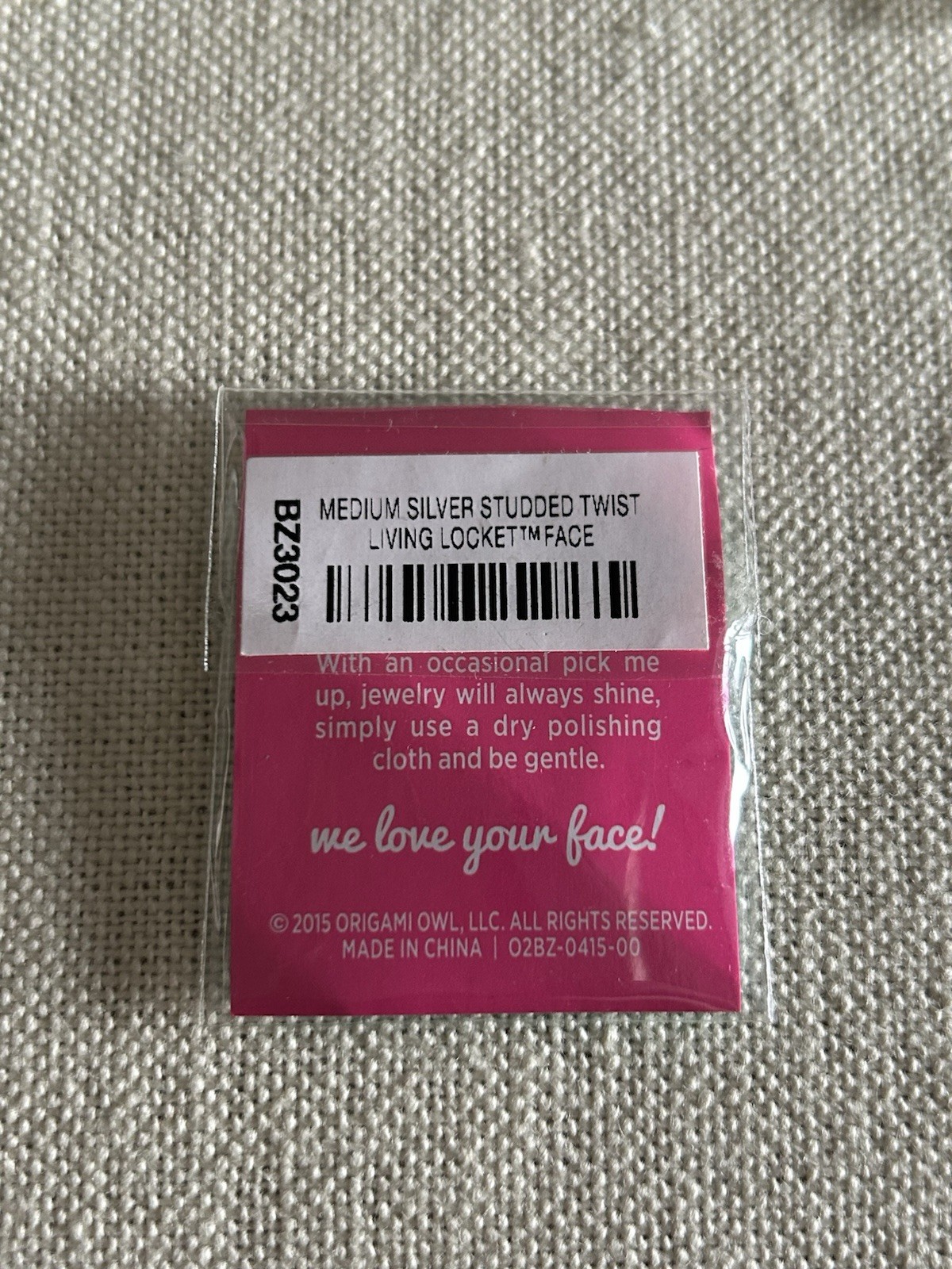 Origami Owl BZ3023 Medium Silver Studded Twist “FACE” Only “New in Package”