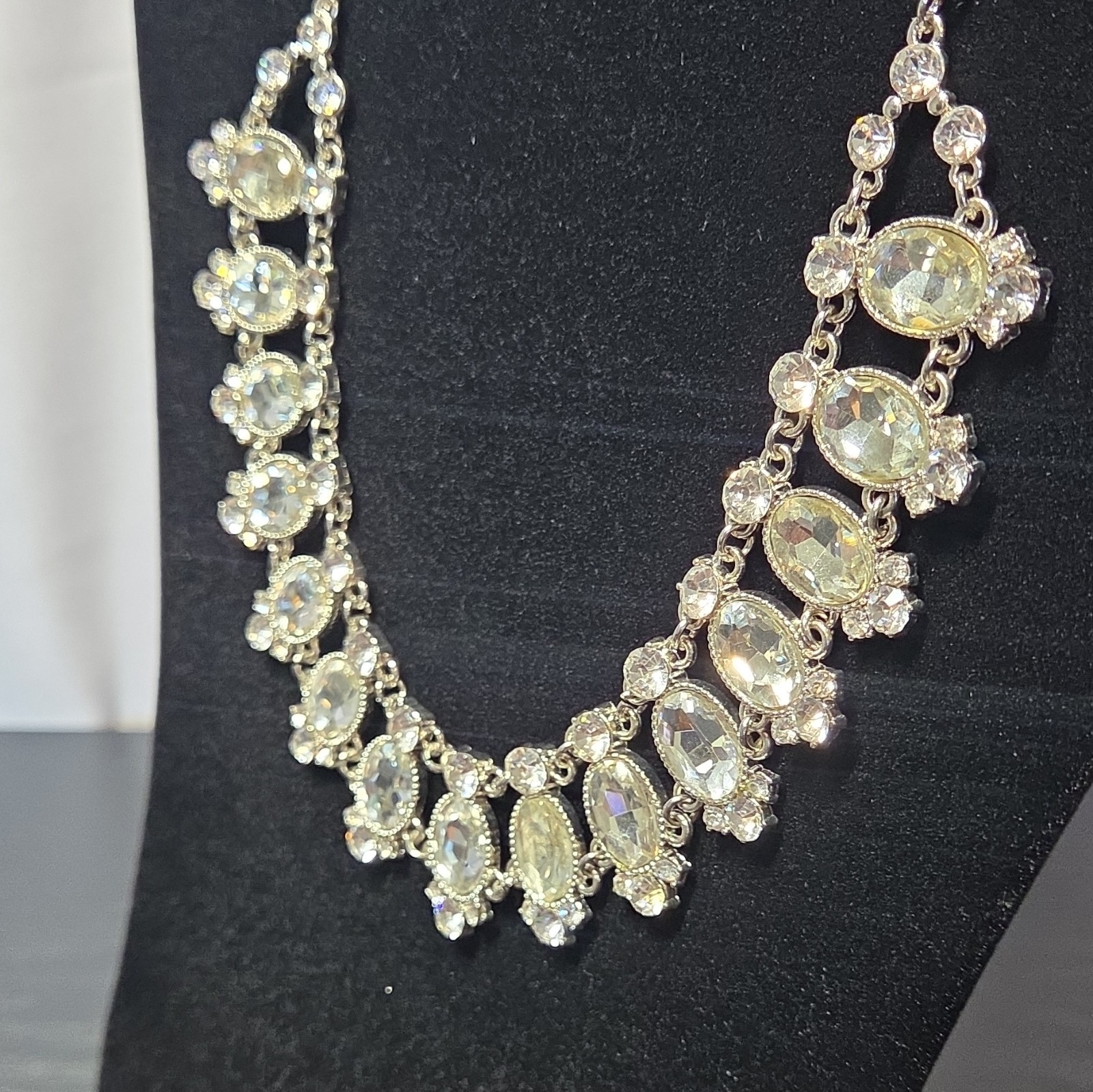 Silver Tone Statement Necklace Clear Oval Crystal Rhinestone Round Link Chain