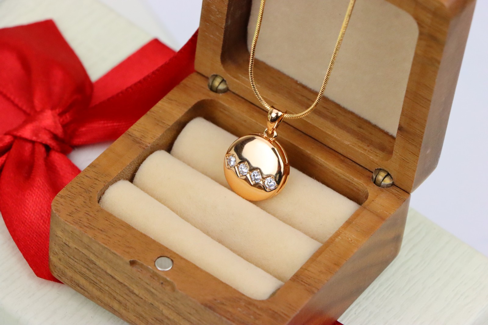 with Zigzag White Crystal Accent Design, XPPT1255 Round Rose Gold Pendant