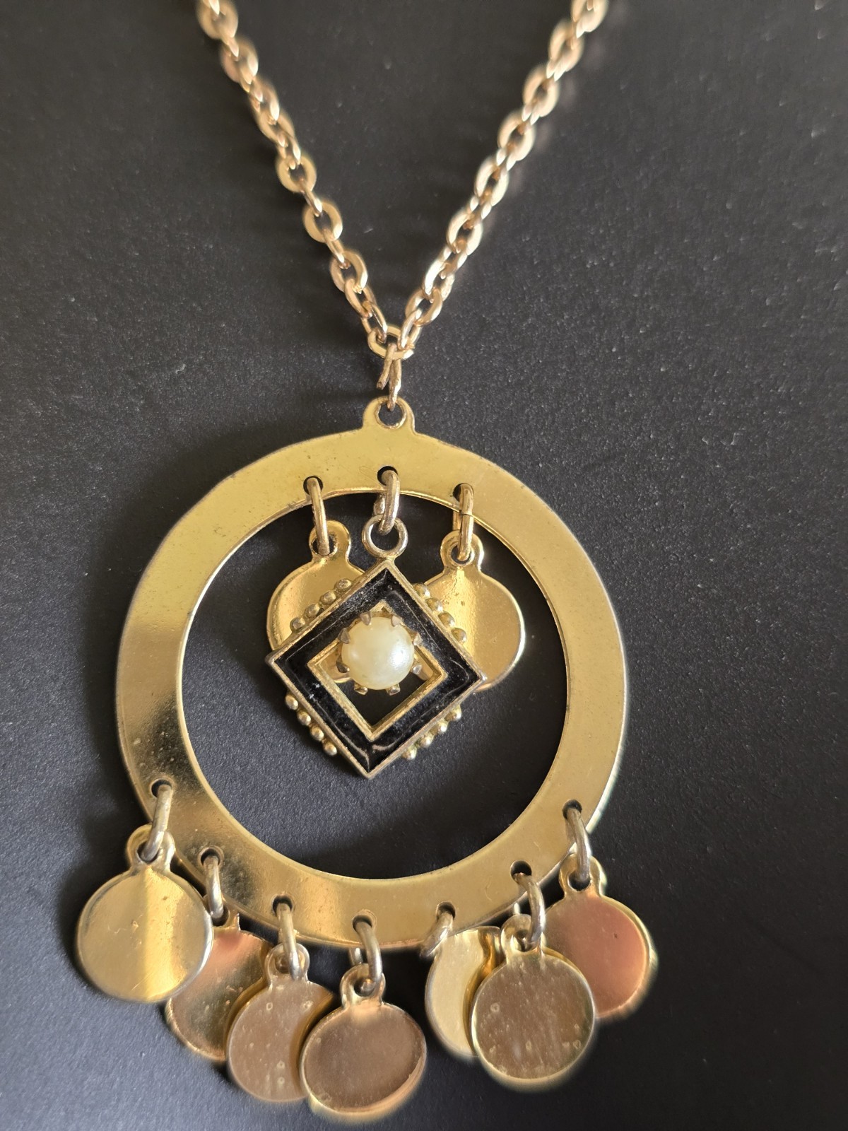 Necklace Excellent Condition 15 Inch Gold Tone
