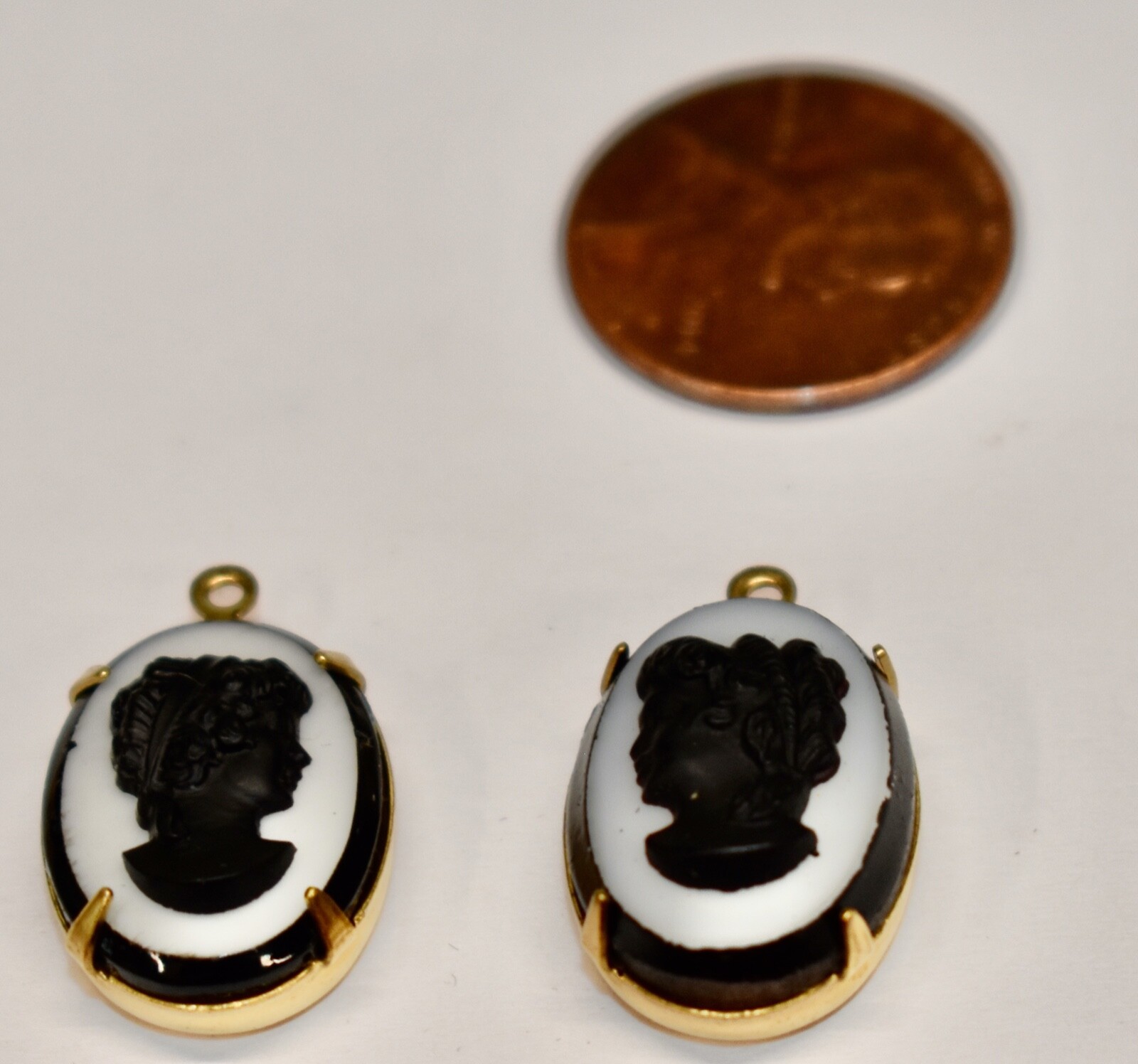 VINTAGE 2 CAMEO PENDANTS 18X13 RELIEF West Germany GLASS L R