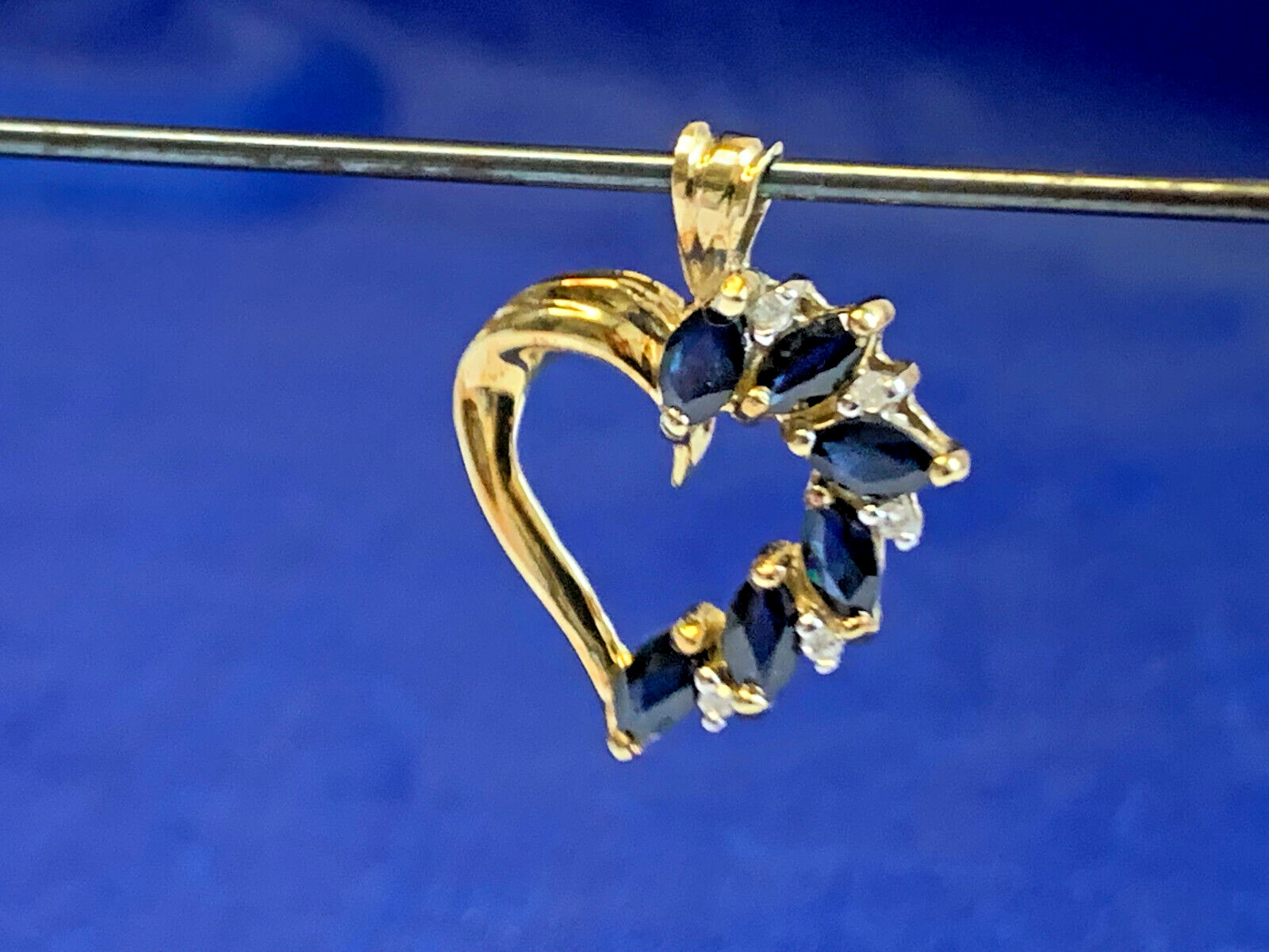 10K Yellow Gold Heart Pendant 1.87g Fine Jewelry Sapphire Color Stones *READ*