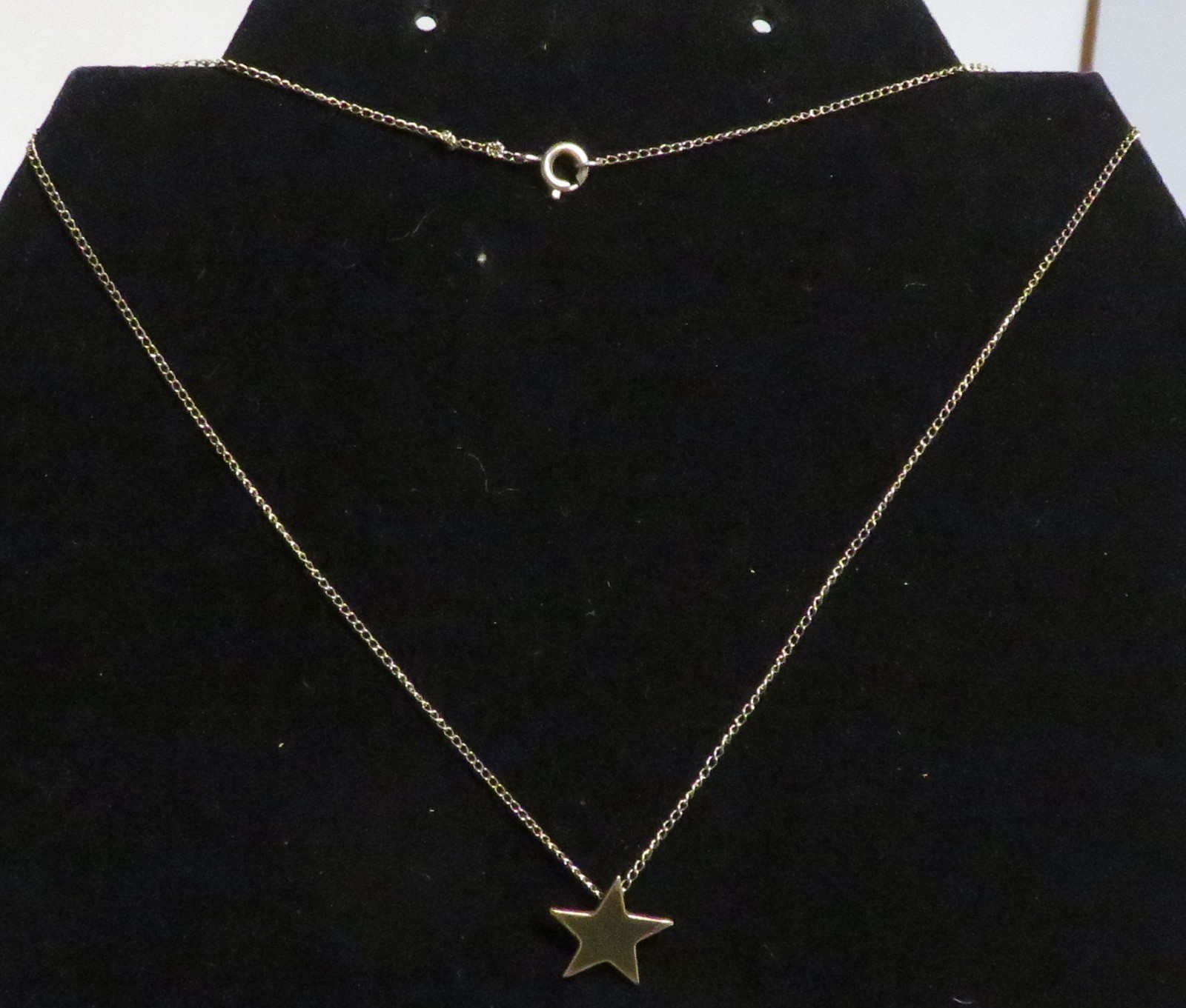 Gold Tone Star Pendant Necklace Minimalist Dainty Cable Chain 15in Knoted 12kGF