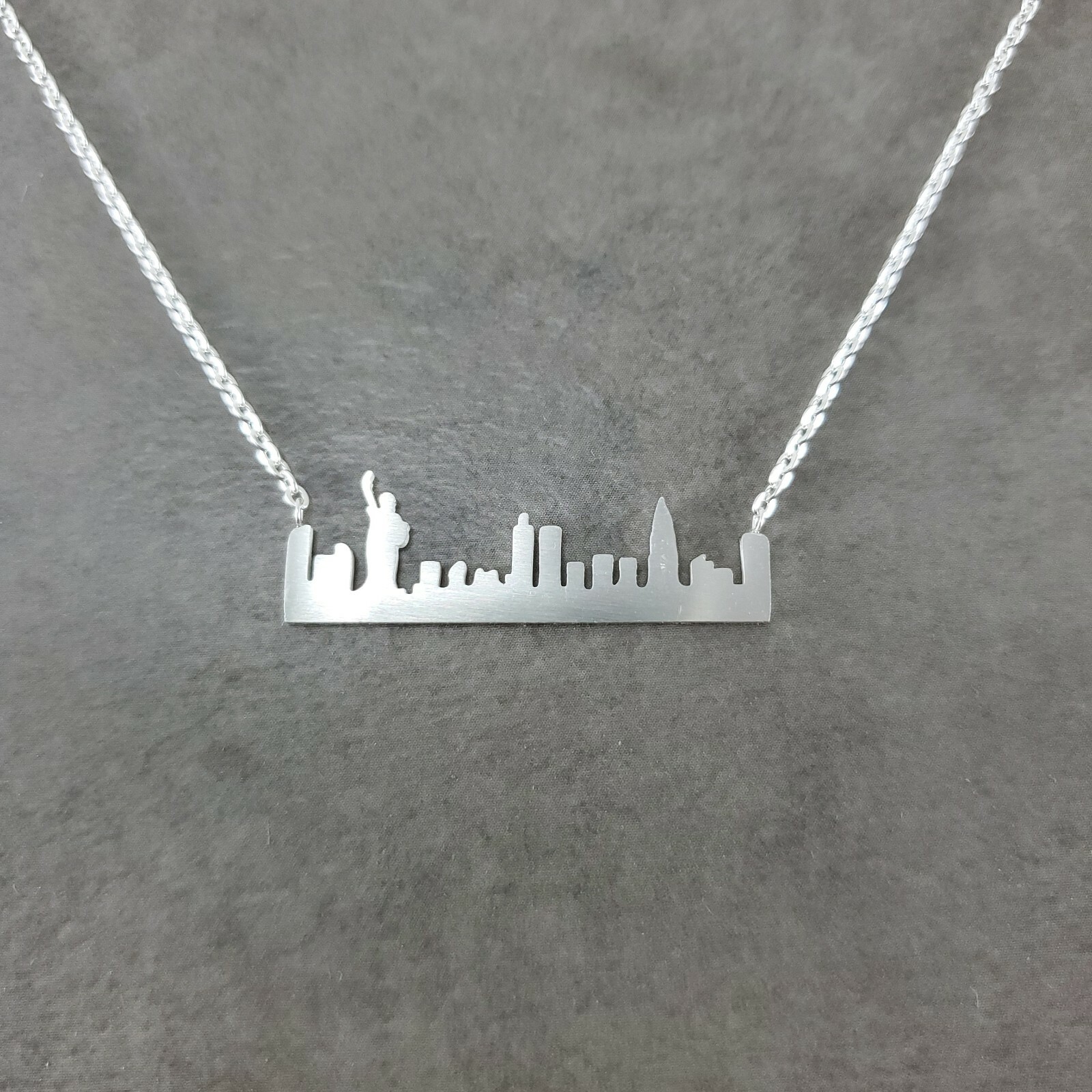 New York City Skyline SILVER Plated Necklace NYC Manhattan Liberty Freedom